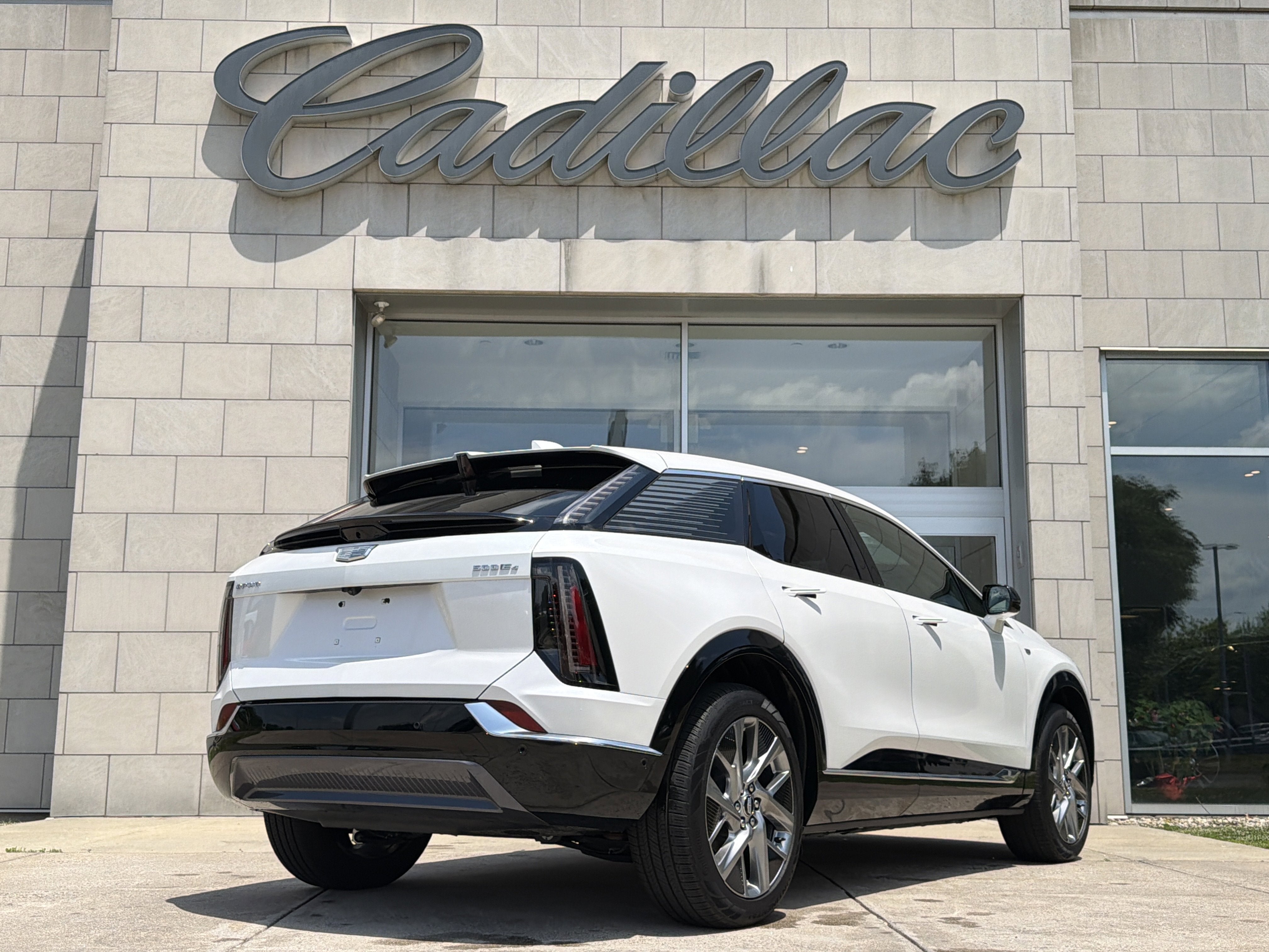 2025 Cadillac OPTIQ Luxury 1