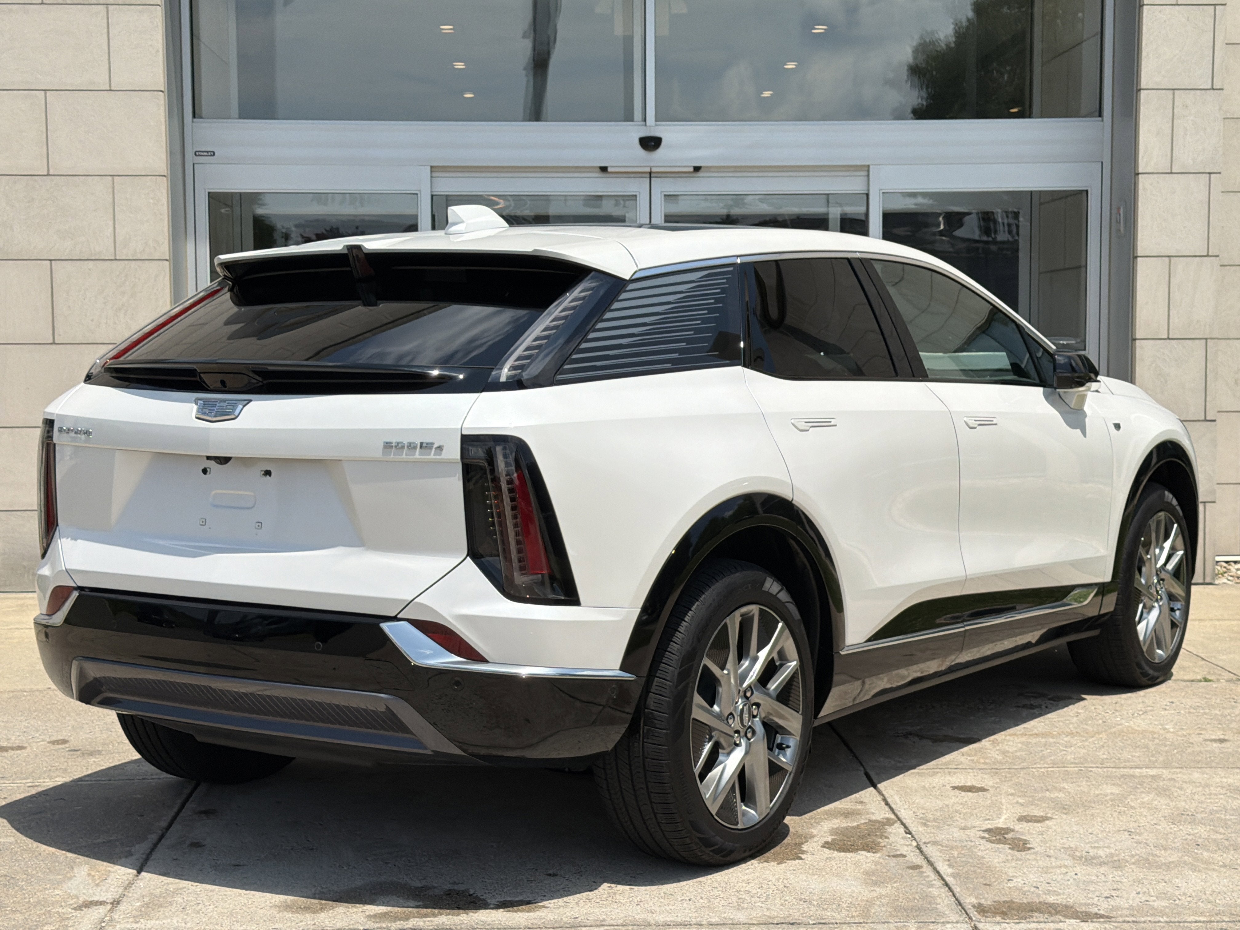 2025 Cadillac OPTIQ Luxury 1