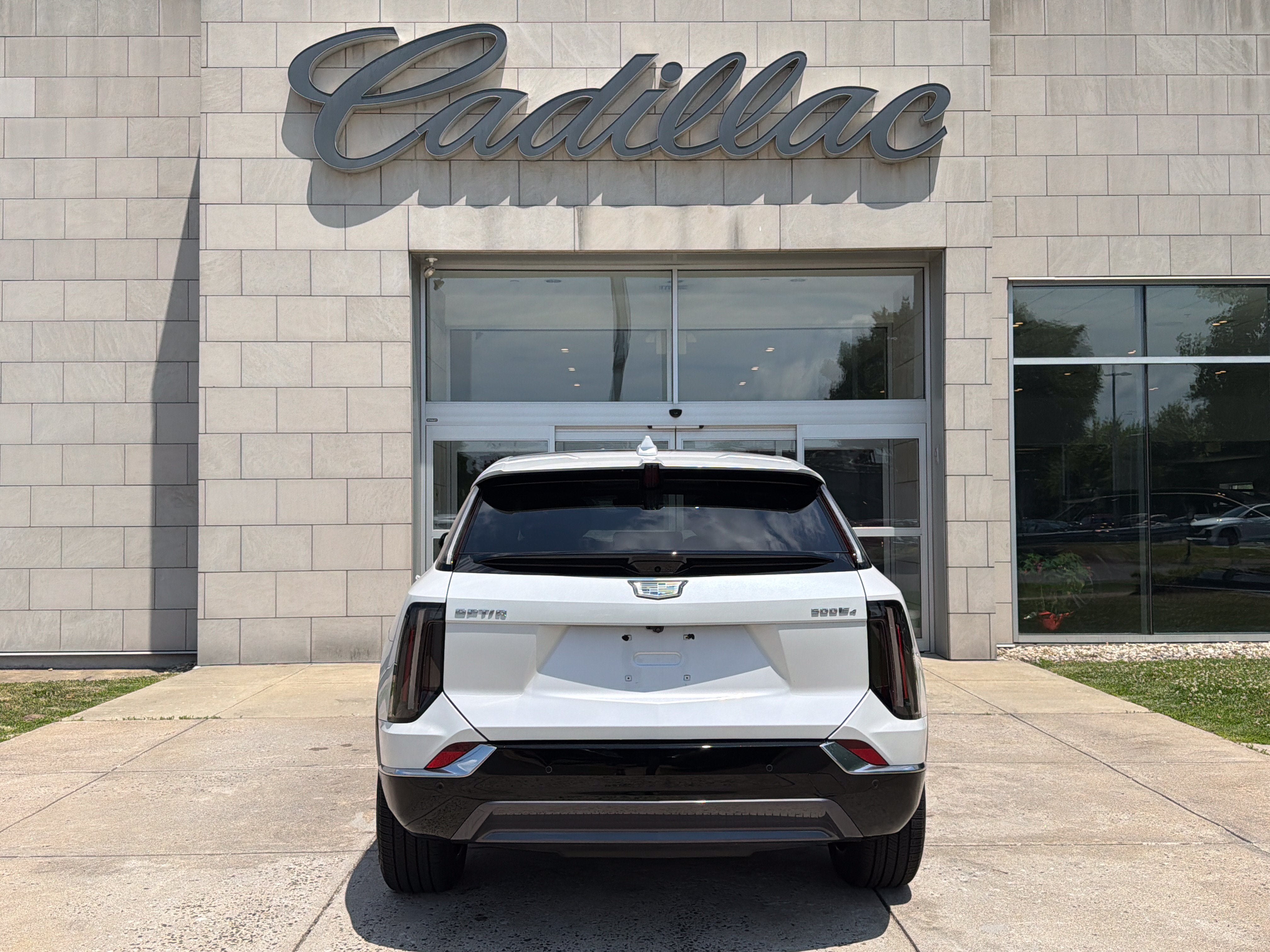 2025 Cadillac OPTIQ Luxury 1