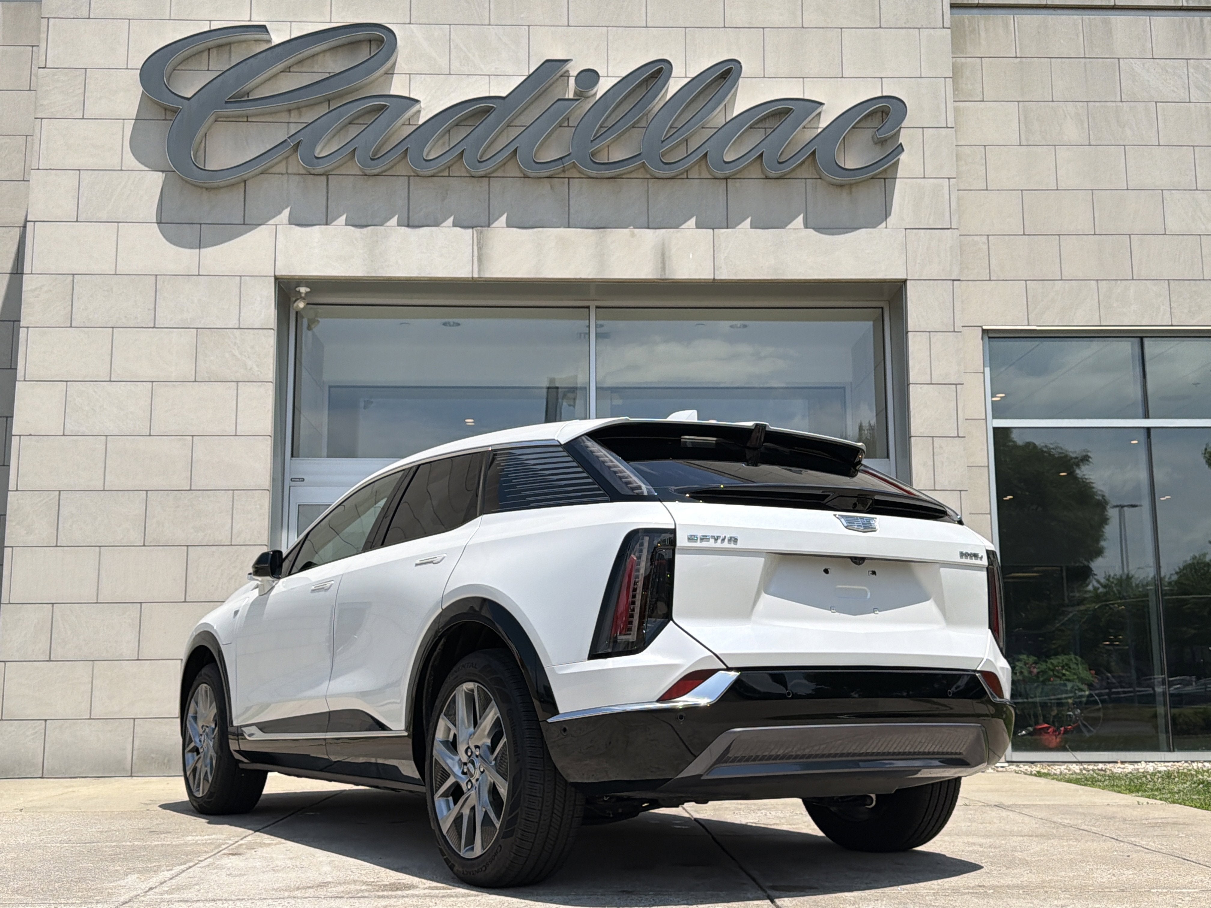 2025 Cadillac OPTIQ Luxury 1