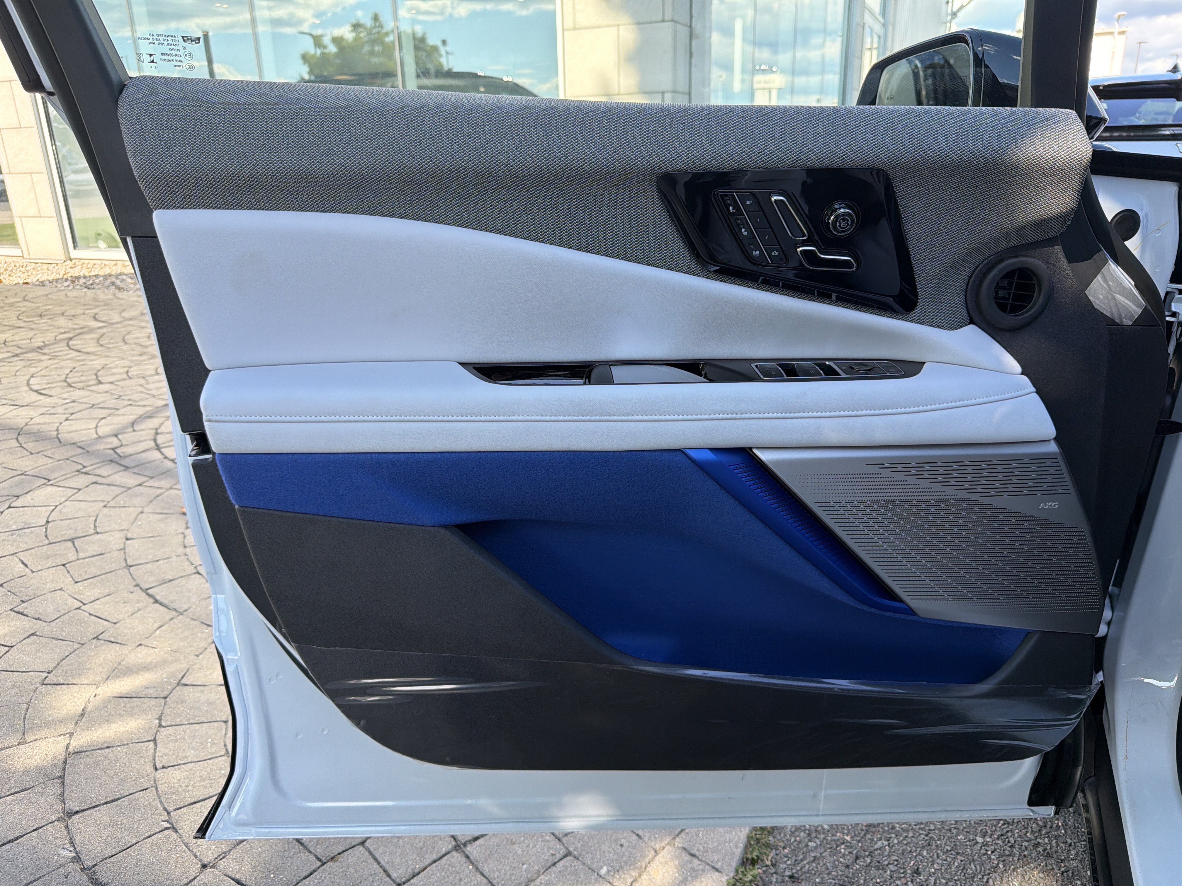 2027 Cadillac OPTIQ Premium Luxury