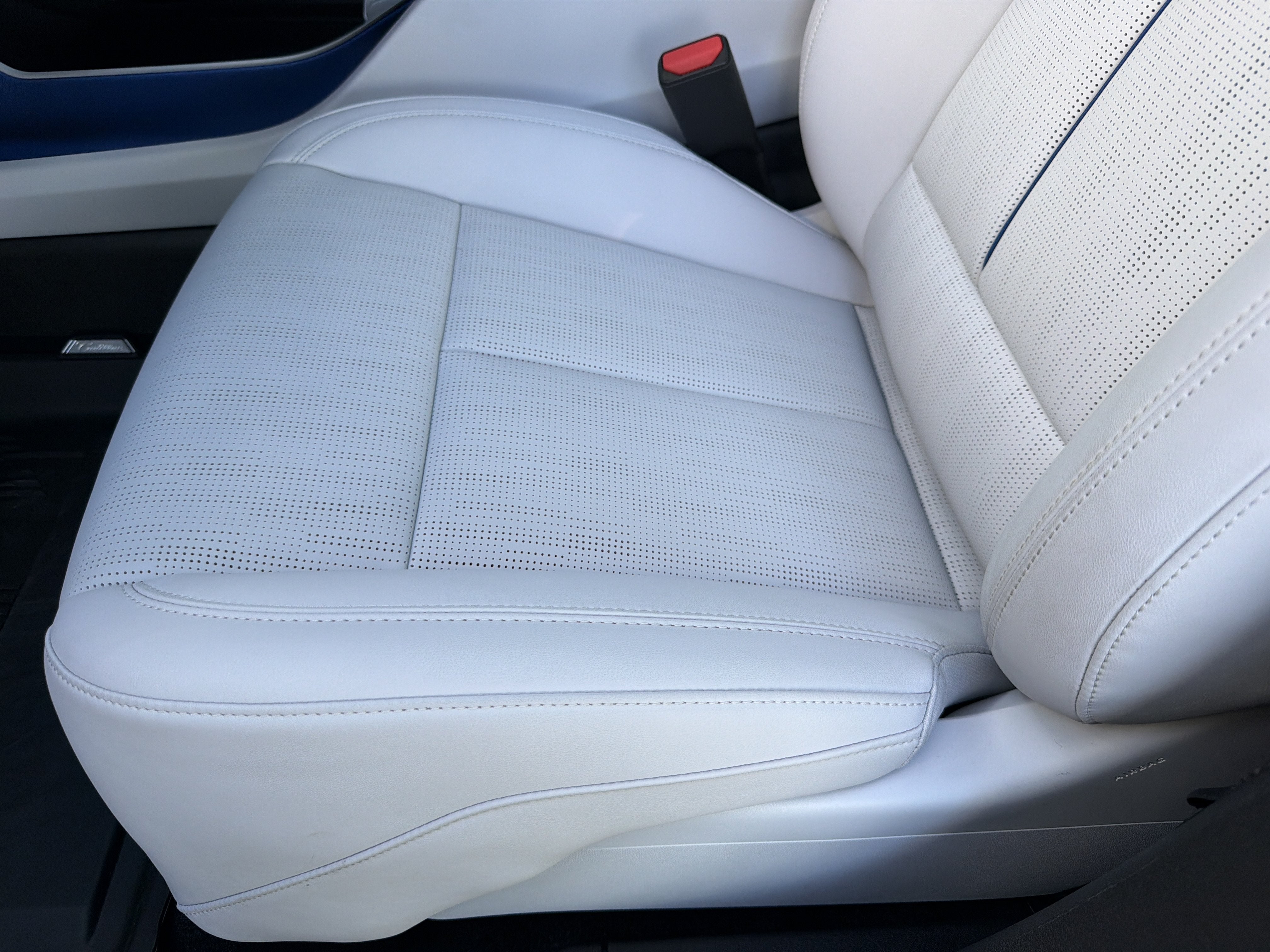 2027 Cadillac OPTIQ Premium Luxury