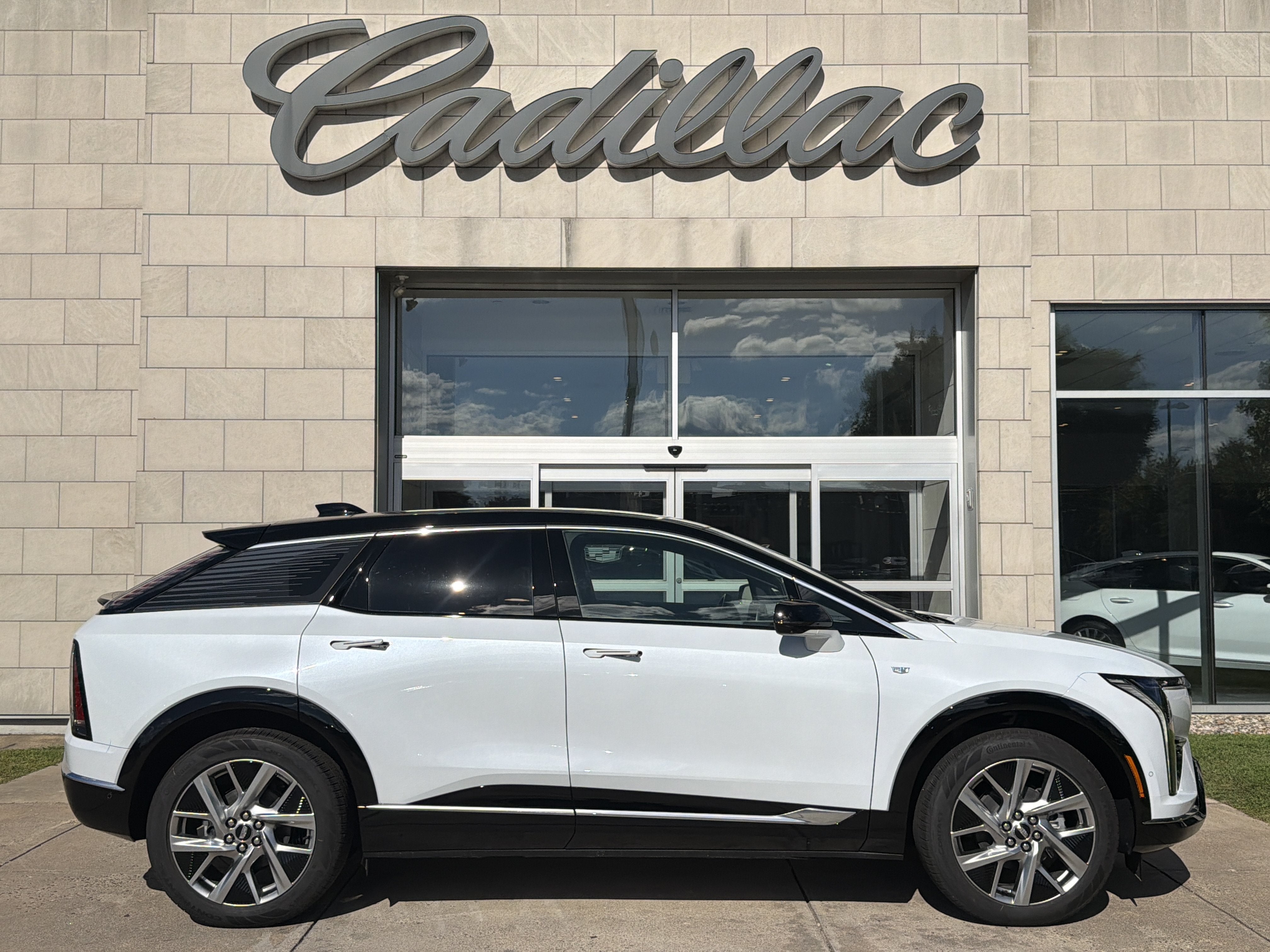 2027 Cadillac OPTIQ Premium Luxury