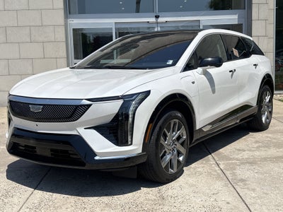 2025 Cadillac OPTIQ Luxury 2