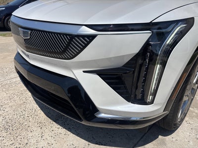 2025 Cadillac OPTIQ Luxury 2