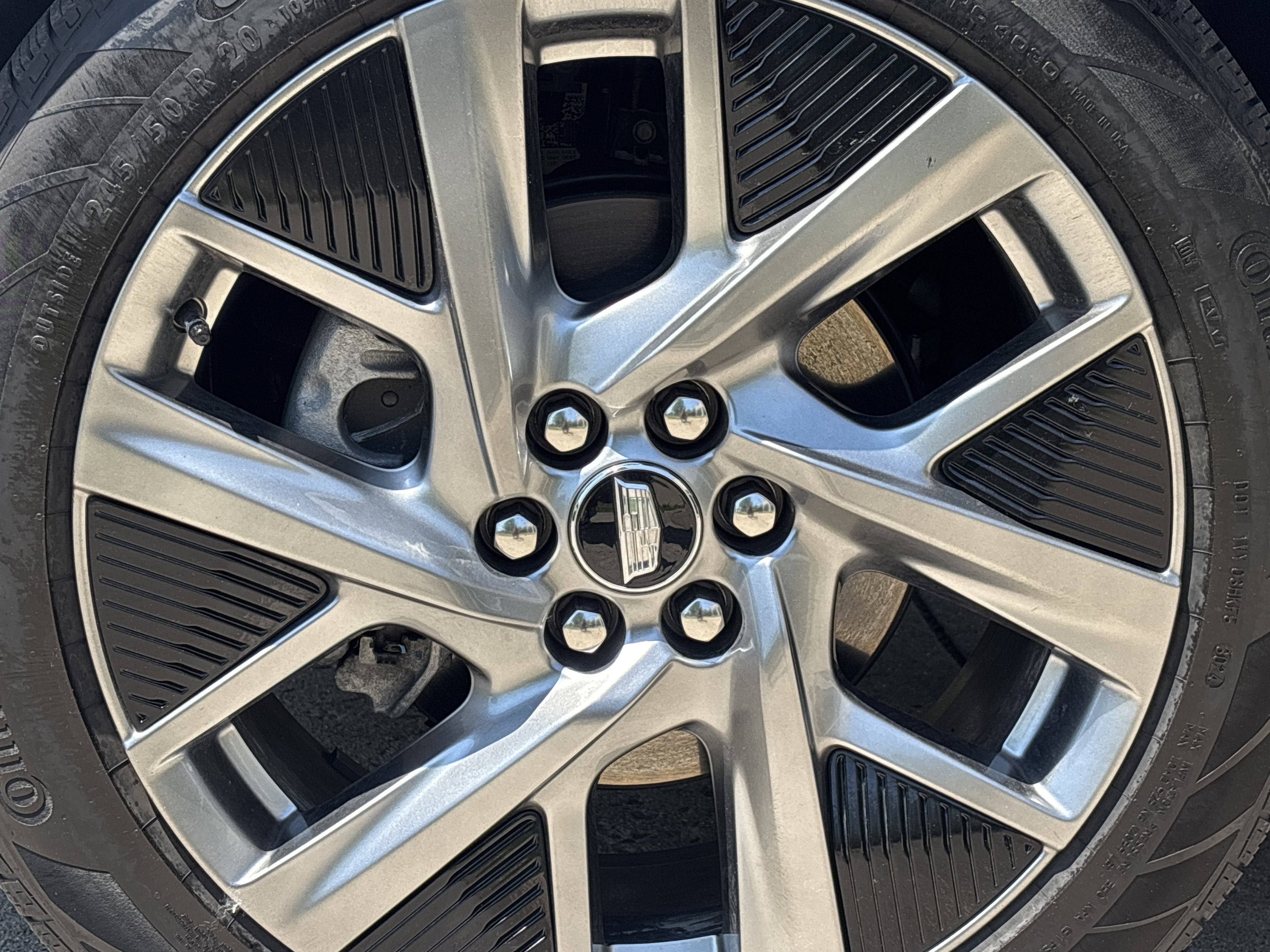 2025 Cadillac OPTIQ Luxury 2