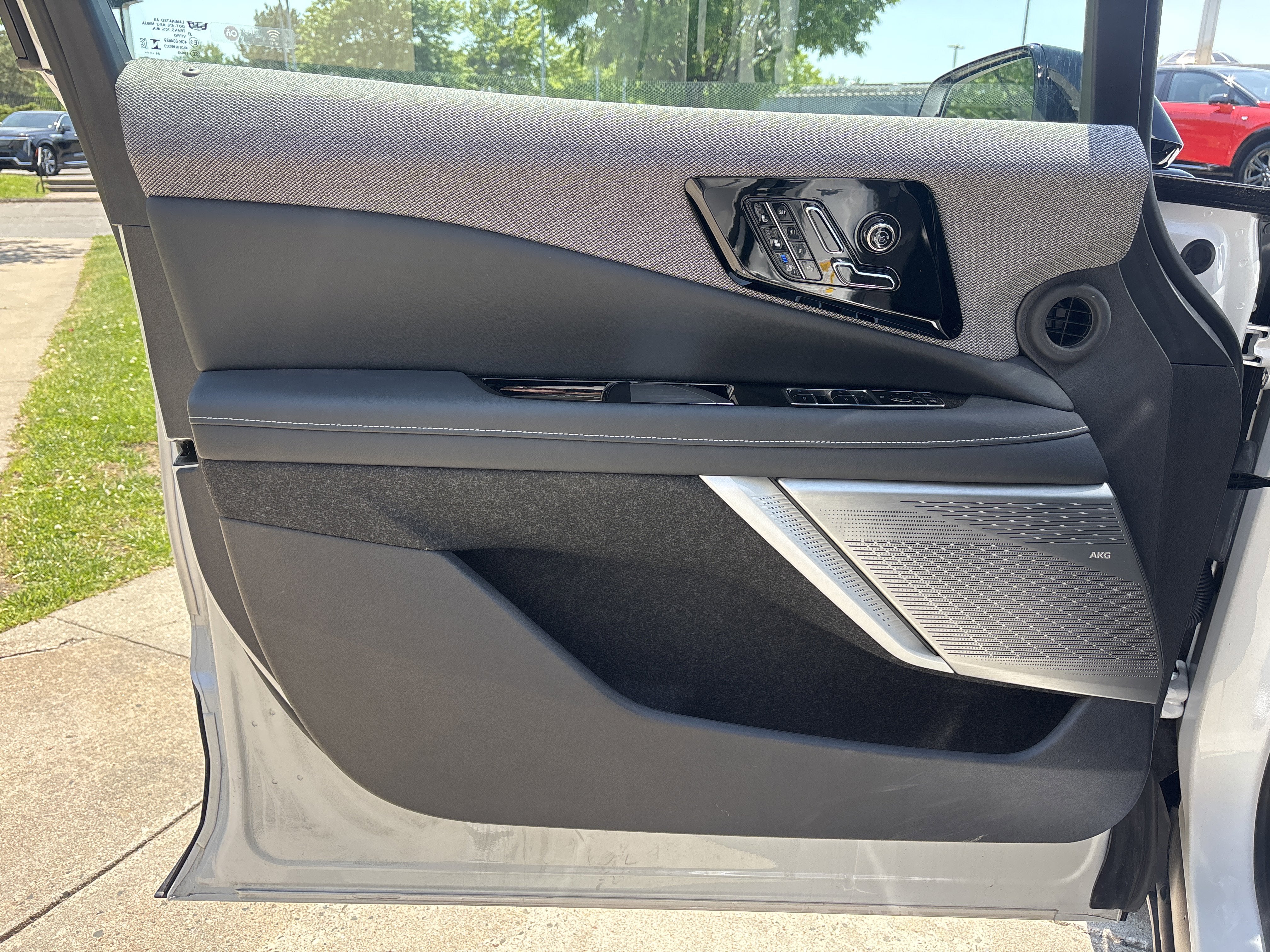 2025 Cadillac OPTIQ Luxury 2