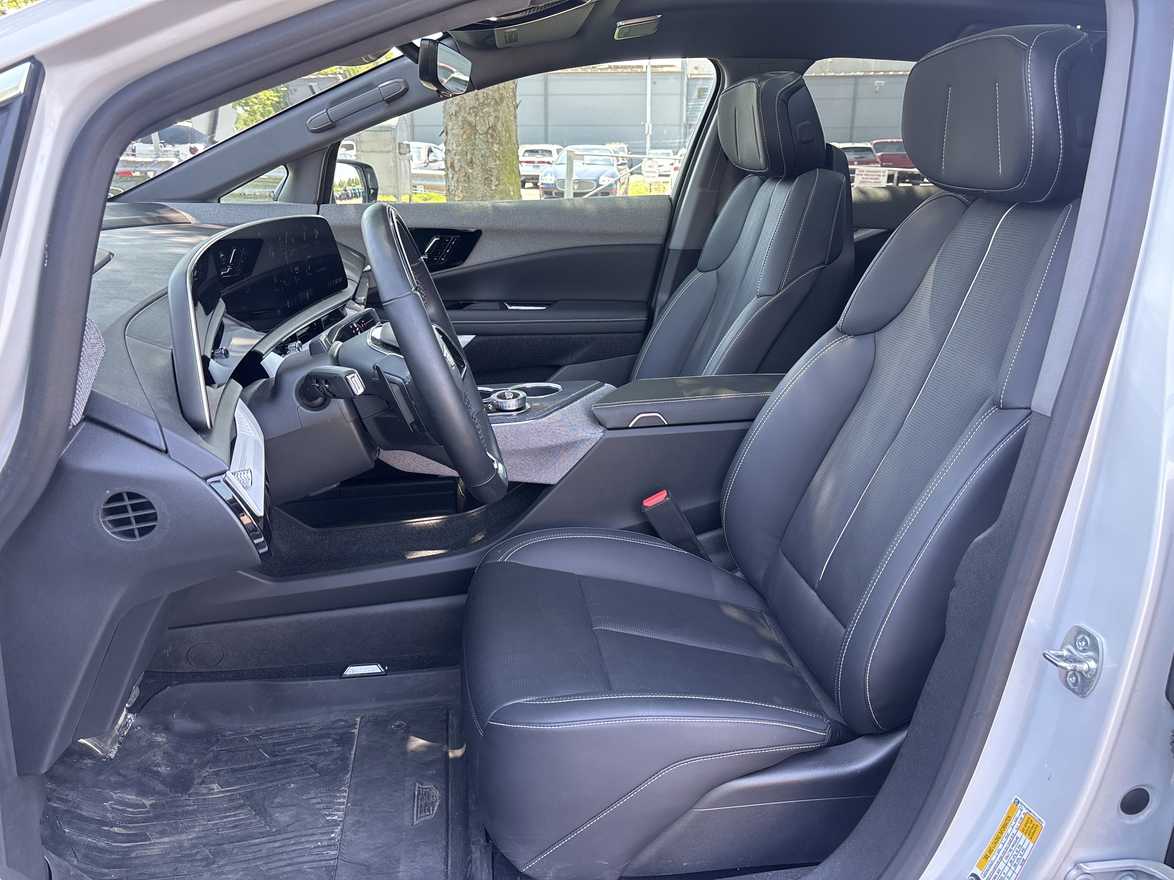 2025 Cadillac OPTIQ Luxury 2