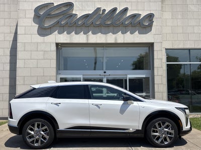 2025 Cadillac OPTIQ Luxury 2
