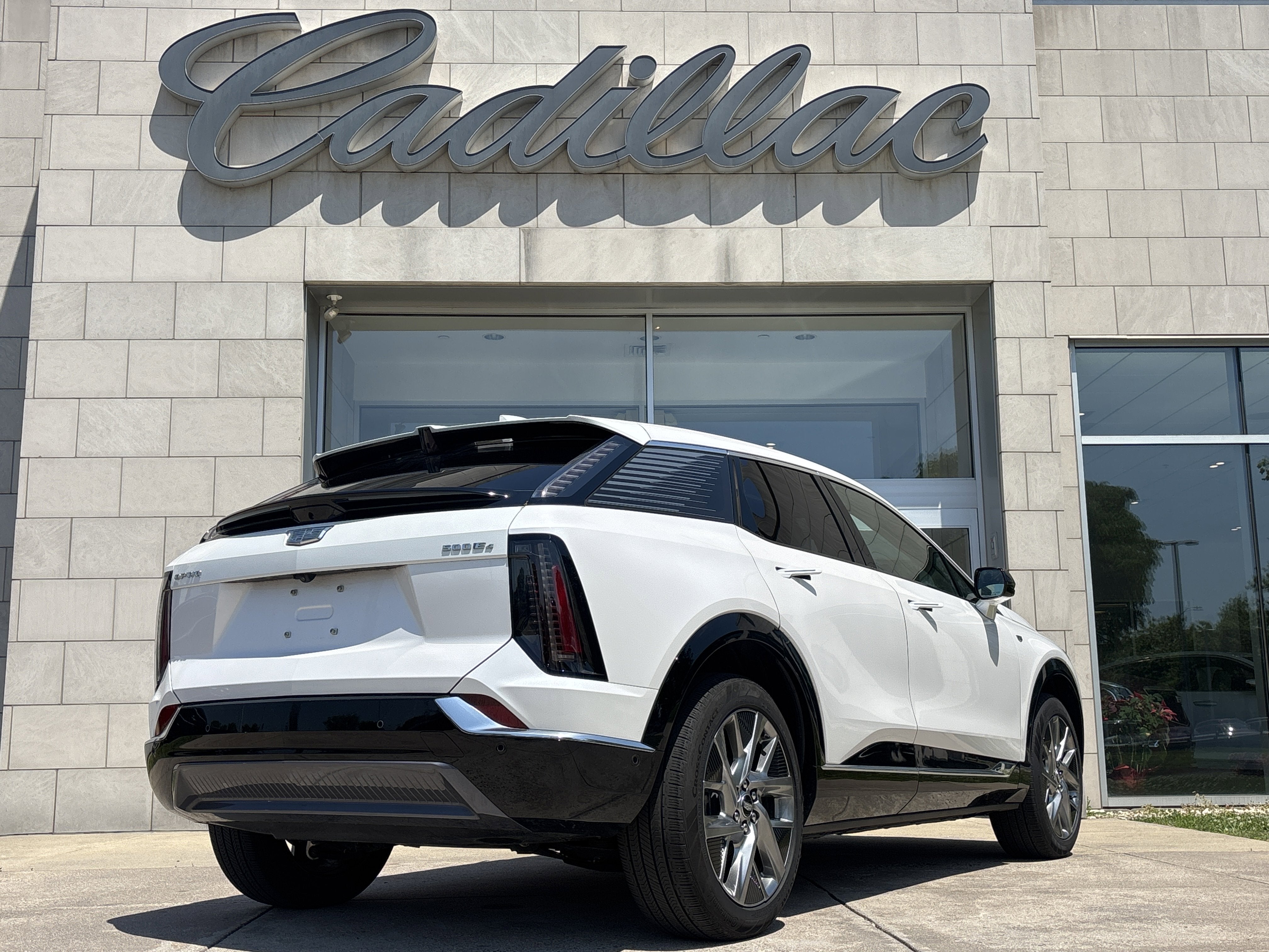 2025 Cadillac OPTIQ Luxury 2