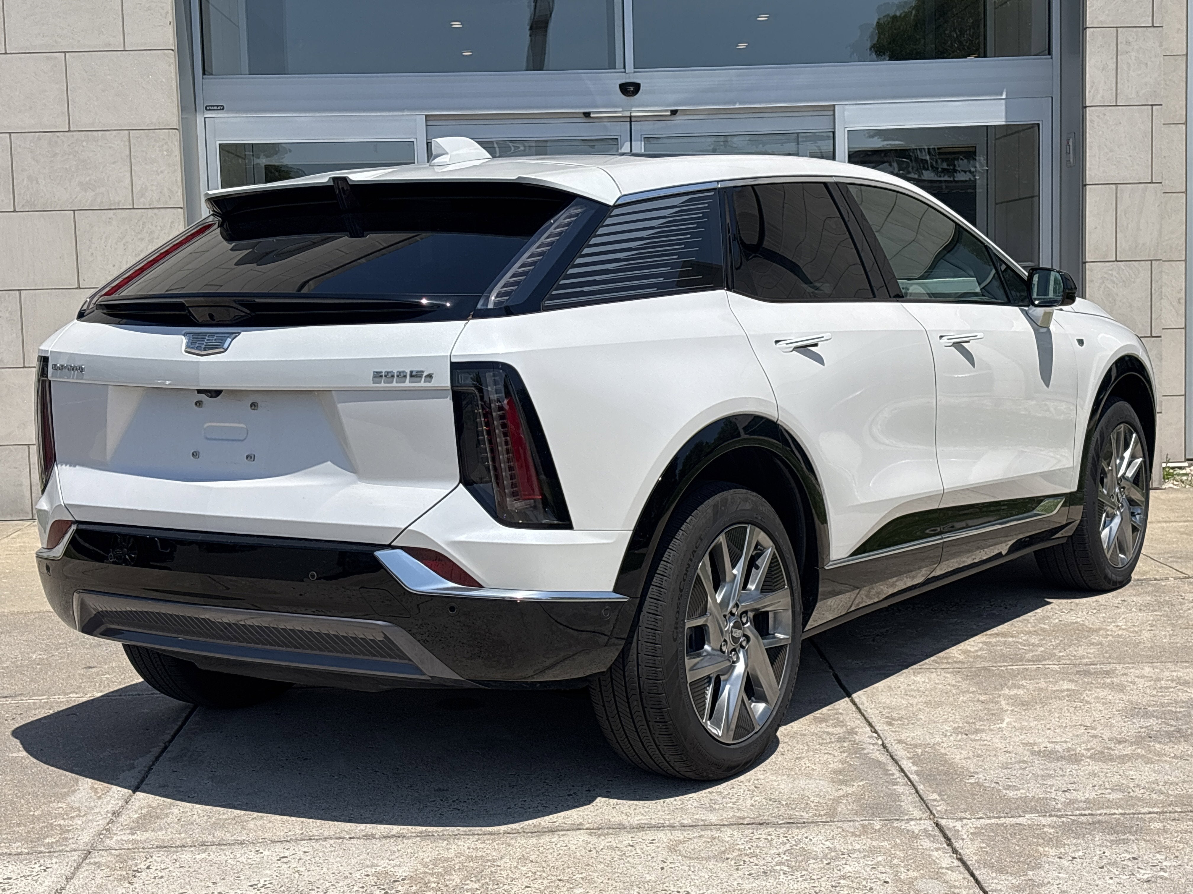 2025 Cadillac OPTIQ Luxury 2