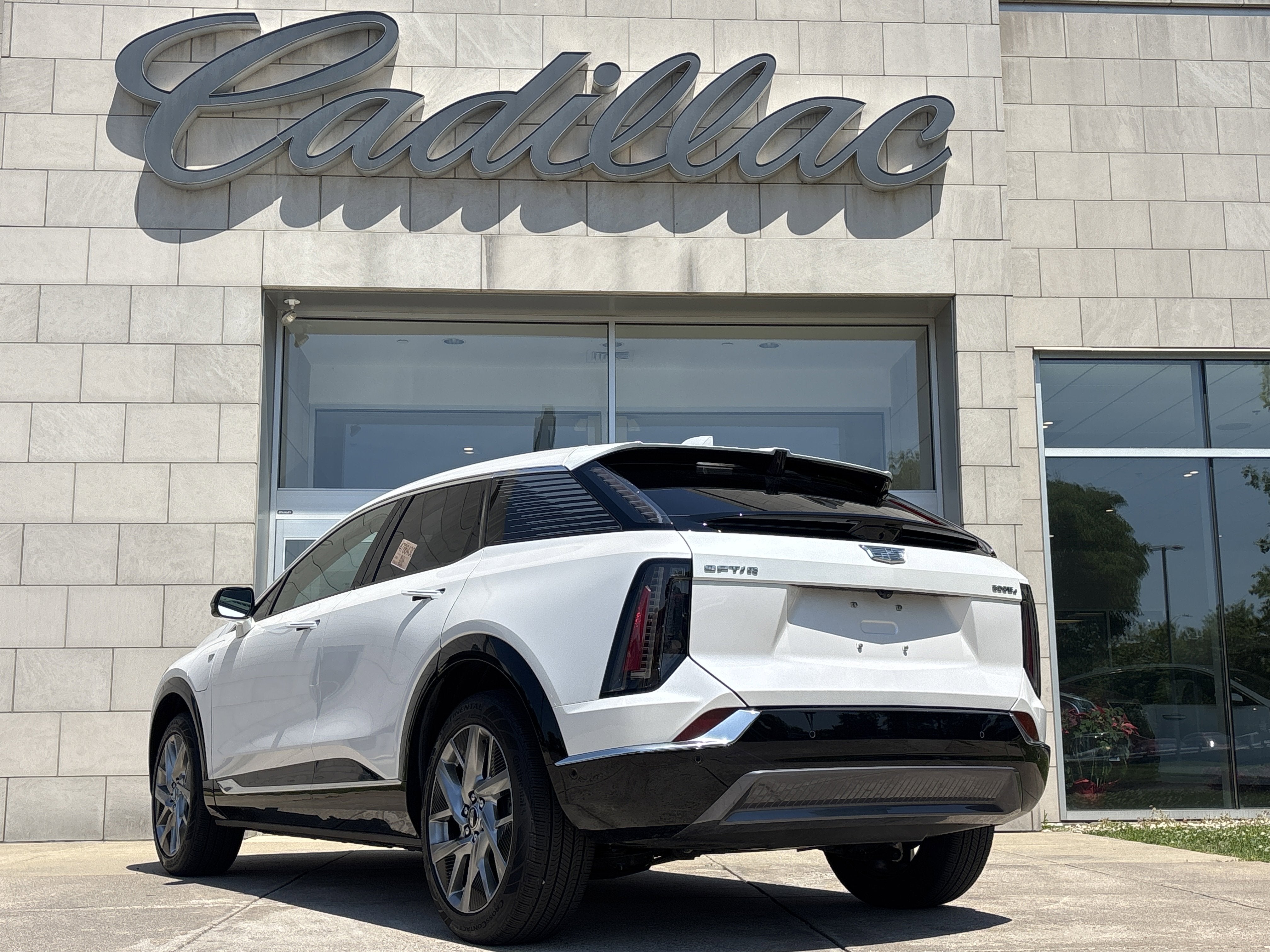 2025 Cadillac OPTIQ Luxury 2