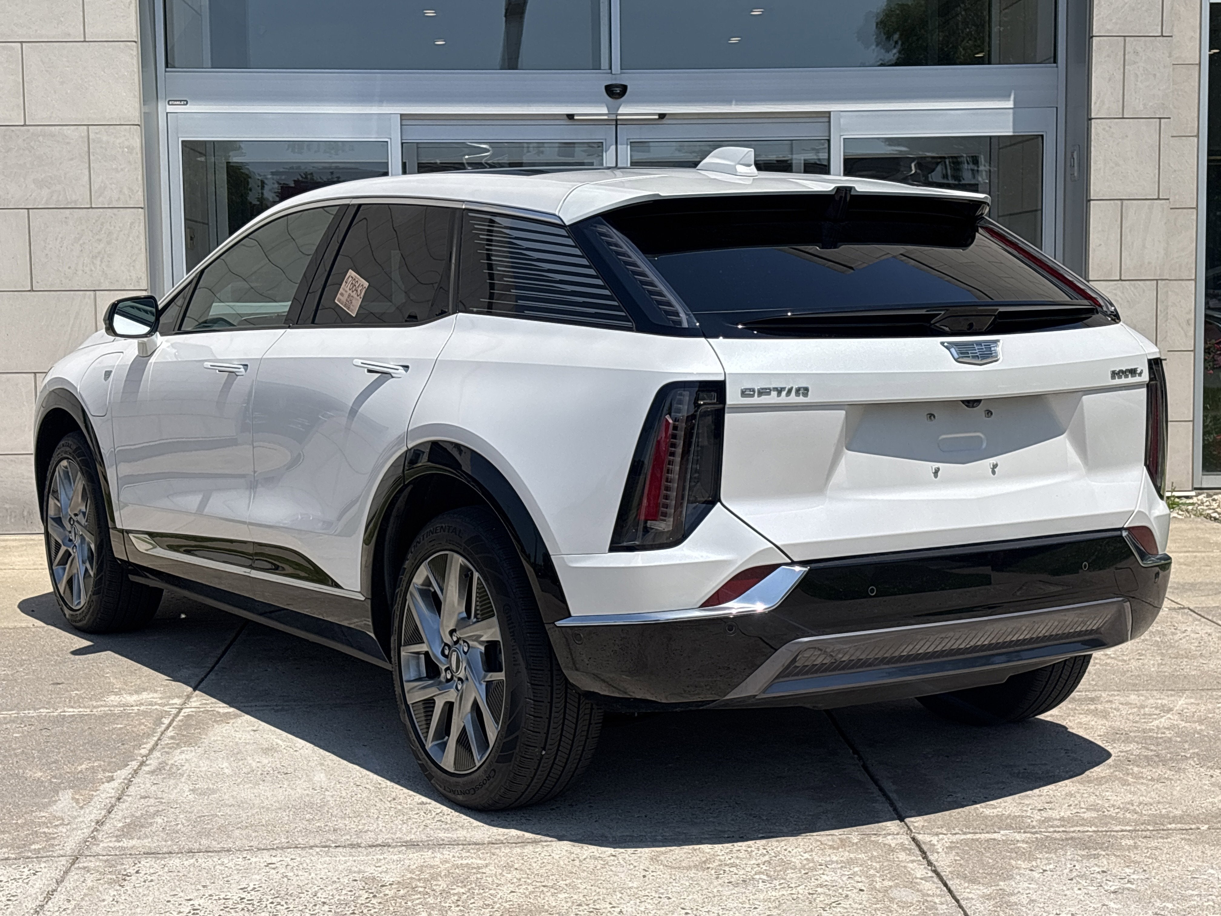 2025 Cadillac OPTIQ Luxury 2