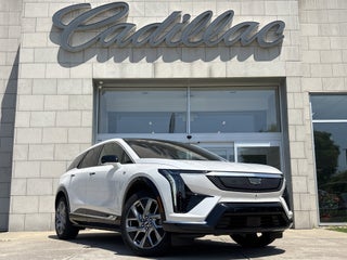 2025 Cadillac OPTIQ Luxury 2