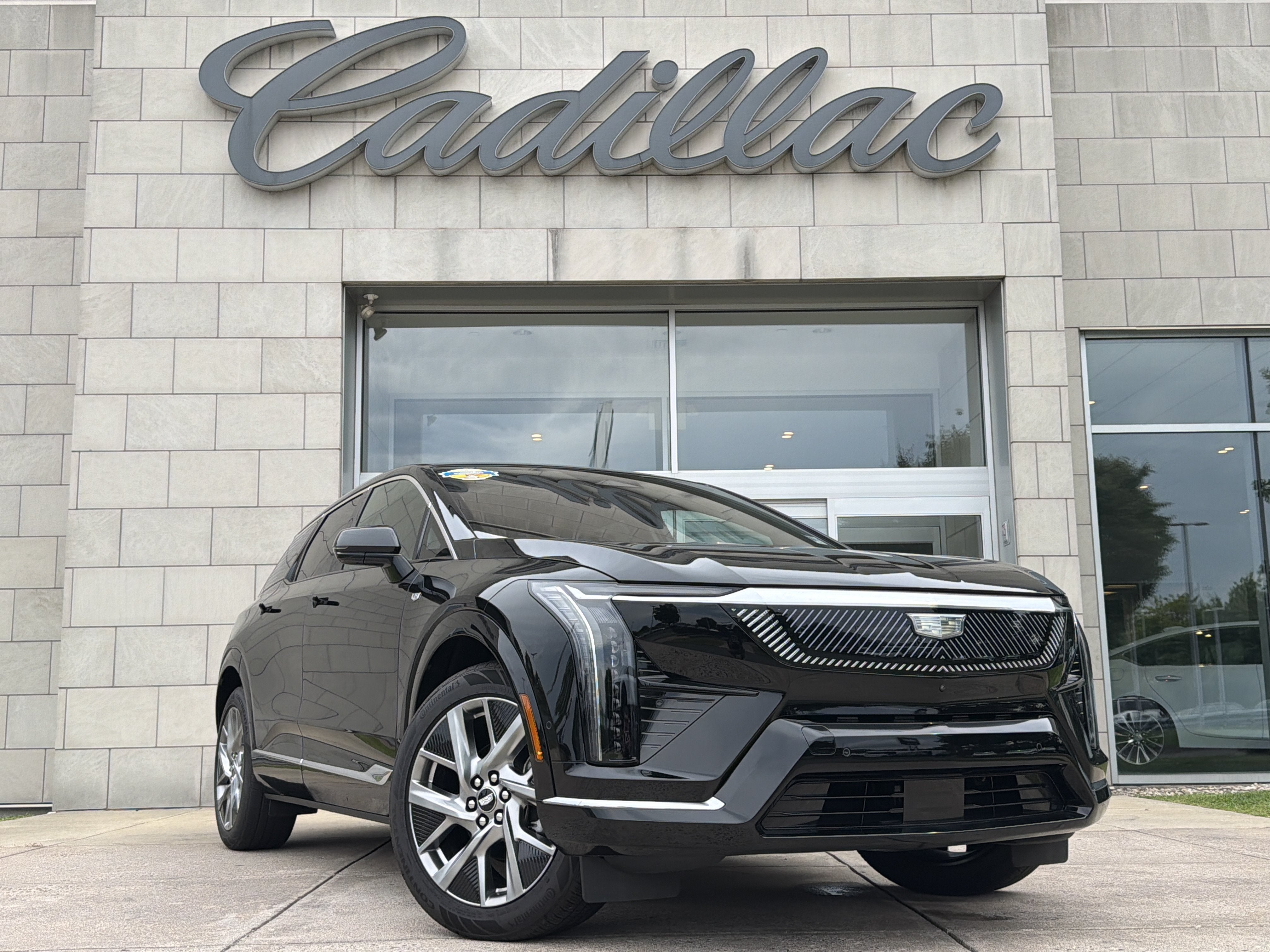 2025 Cadillac OPTIQ Luxury 2