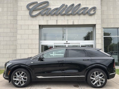 2025 Cadillac OPTIQ Luxury 2