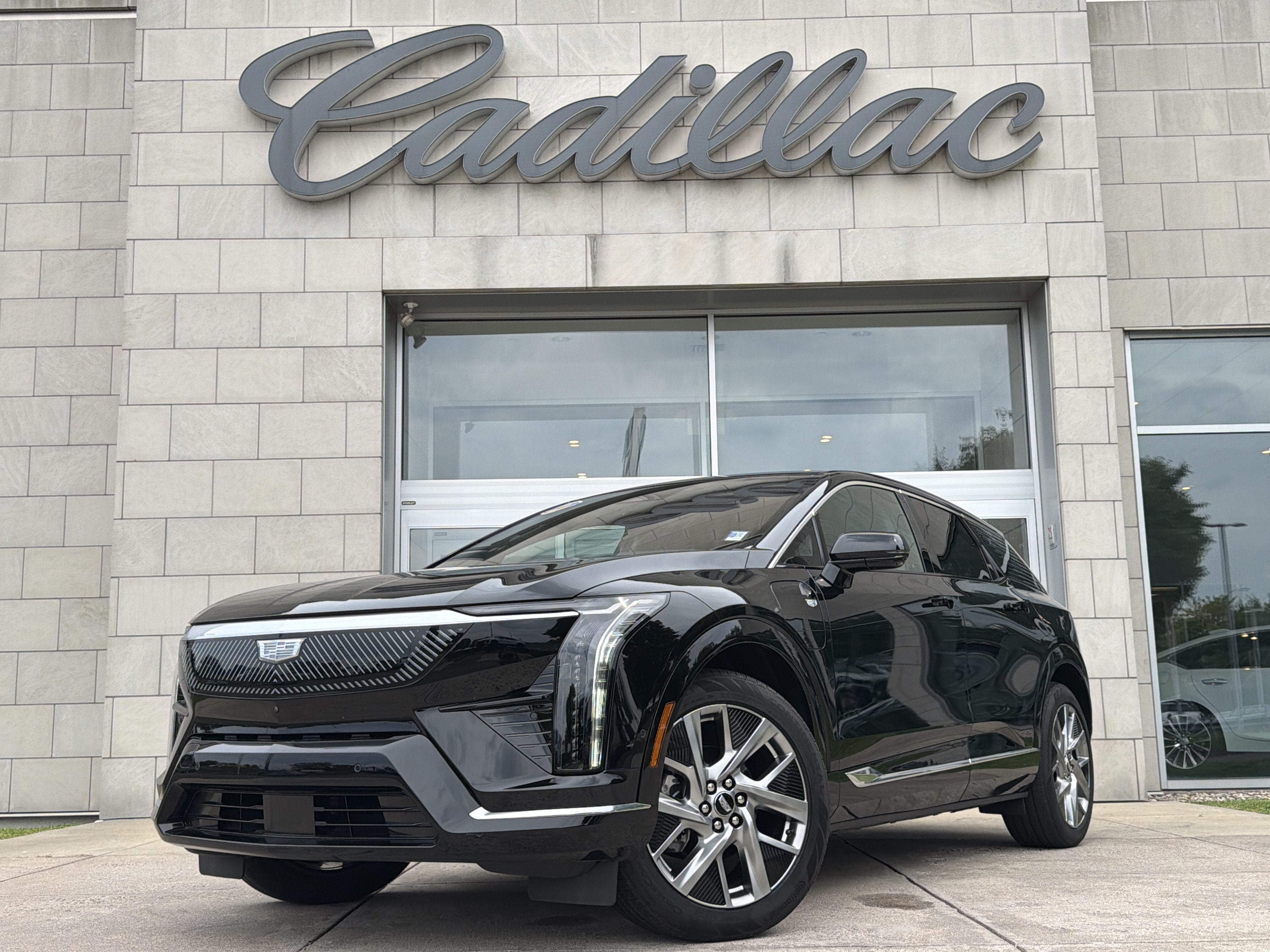 2025 Cadillac OPTIQ Luxury 2