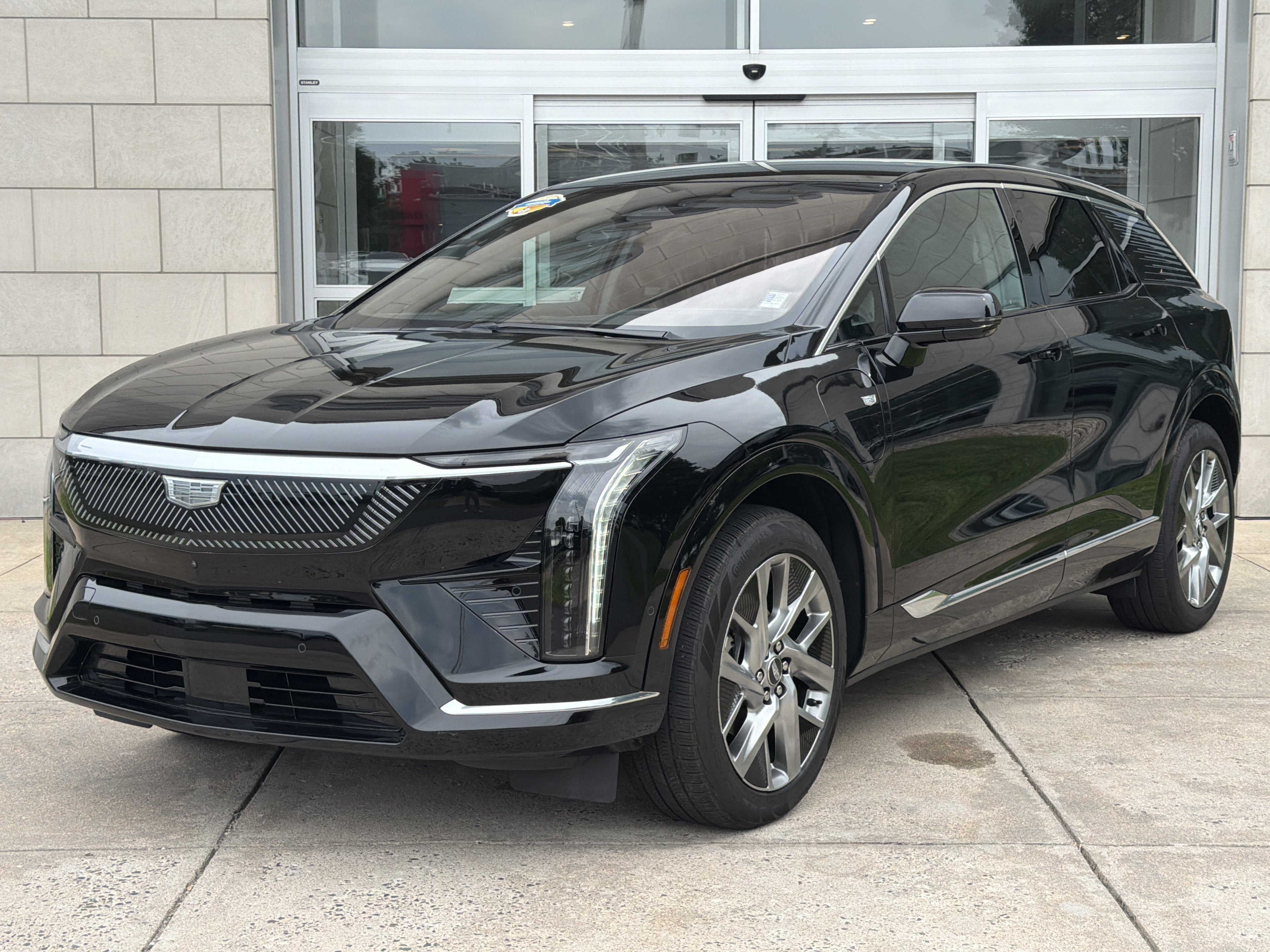 2025 Cadillac OPTIQ Luxury 2