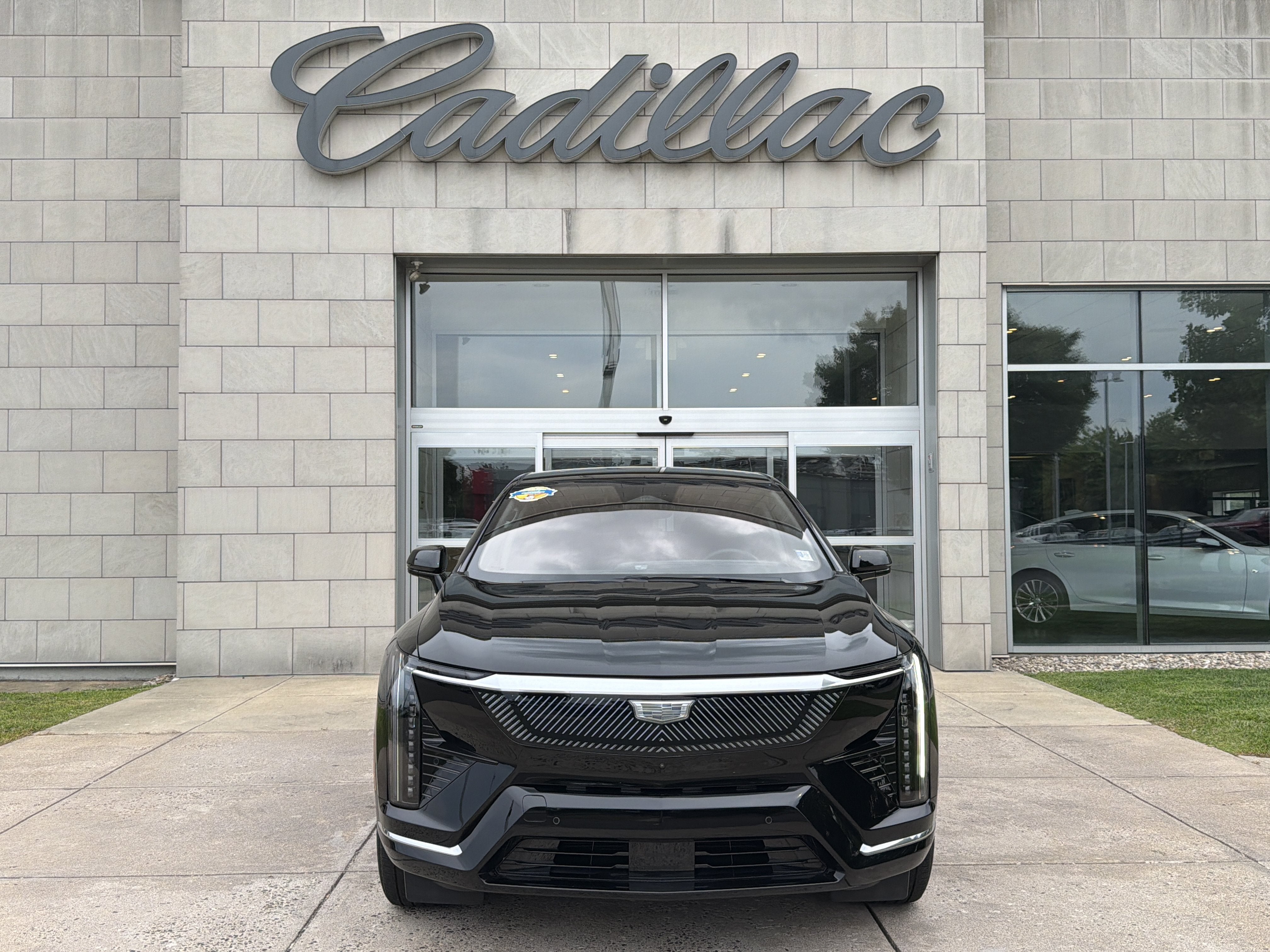 2025 Cadillac OPTIQ Luxury 2