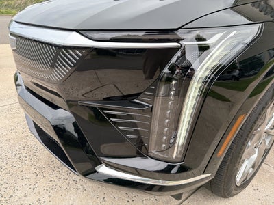 2025 Cadillac OPTIQ Luxury 2