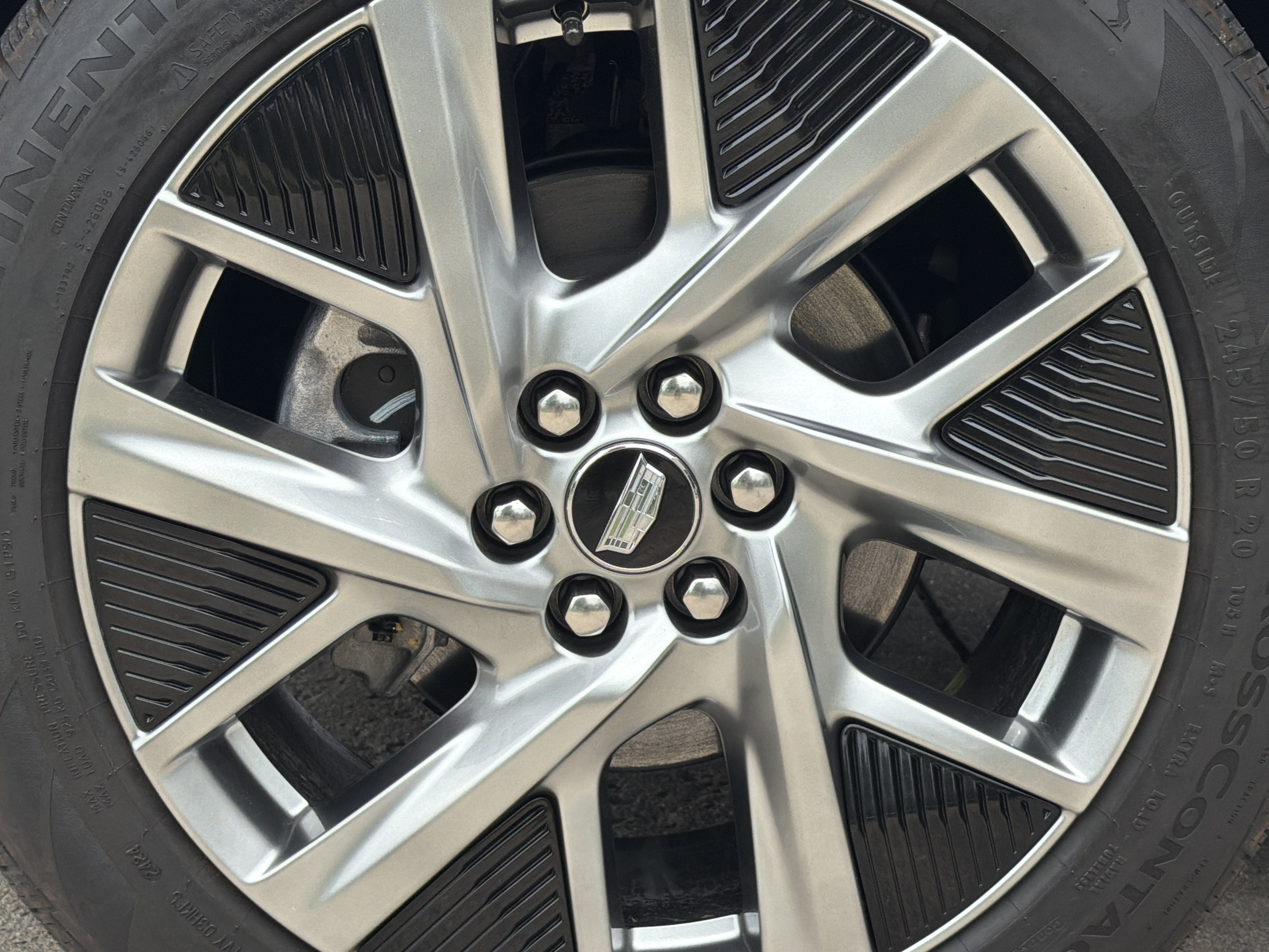 2025 Cadillac OPTIQ Luxury 2