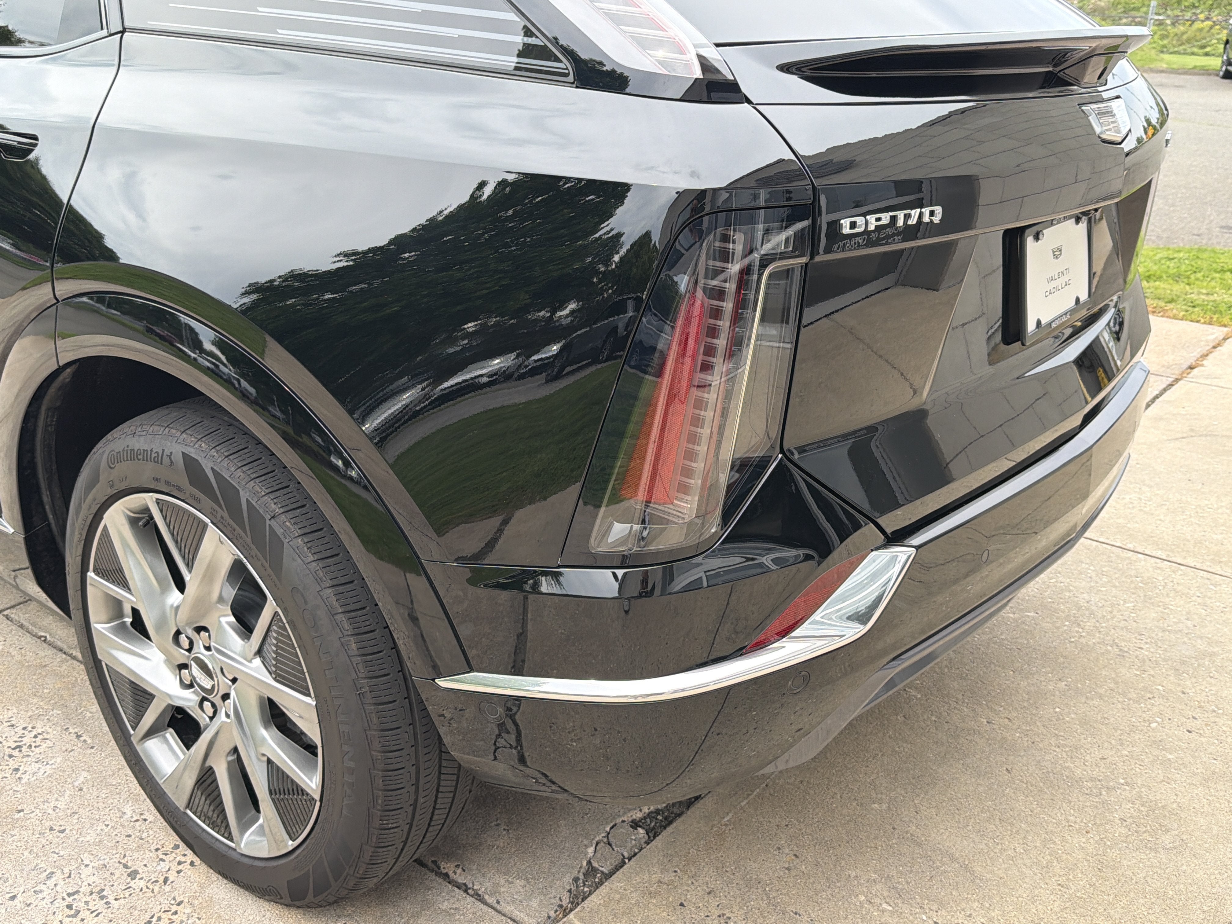 2025 Cadillac OPTIQ Luxury 2