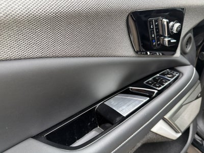 2025 Cadillac OPTIQ Luxury 2