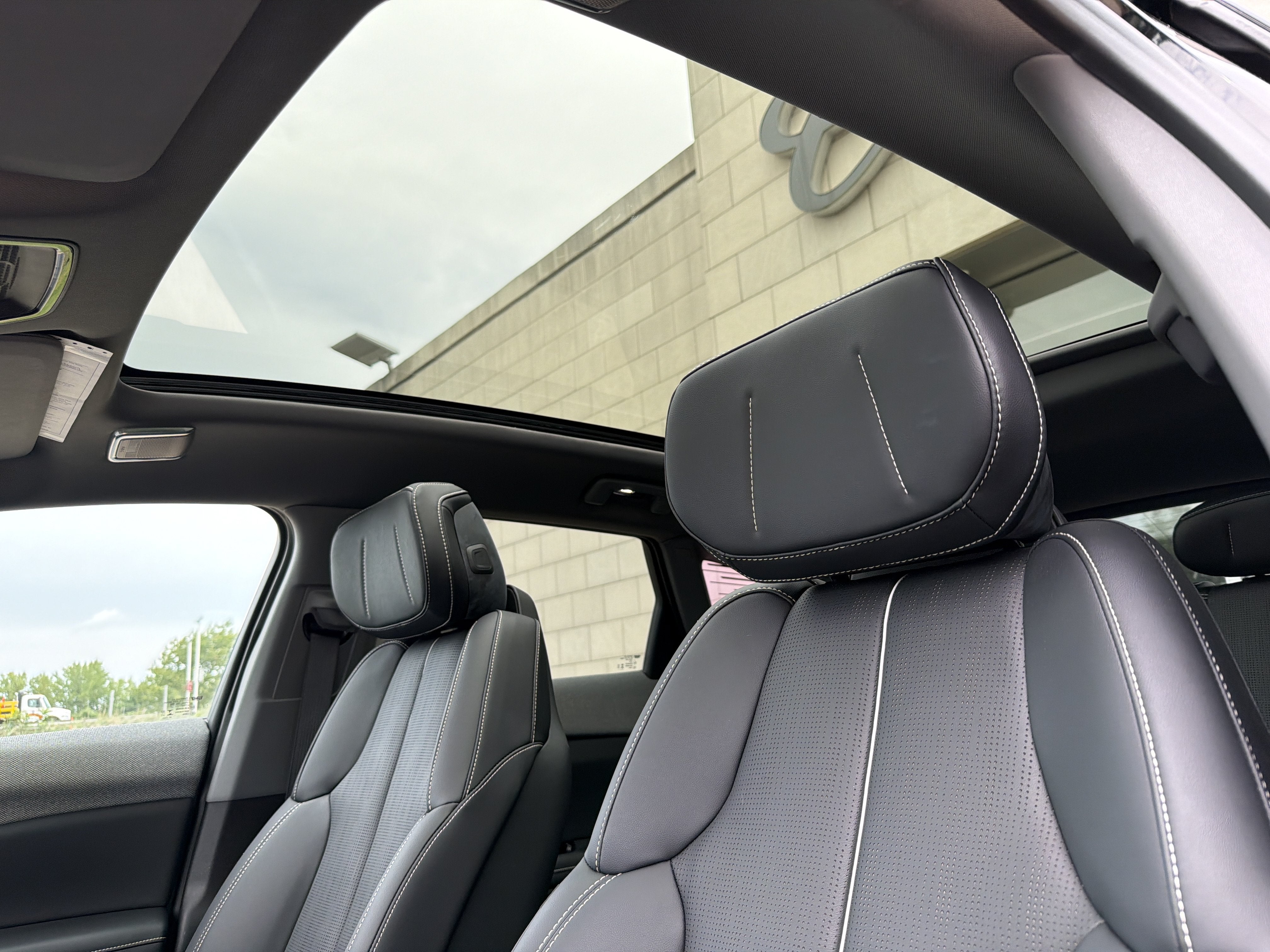 2025 Cadillac OPTIQ Luxury 2