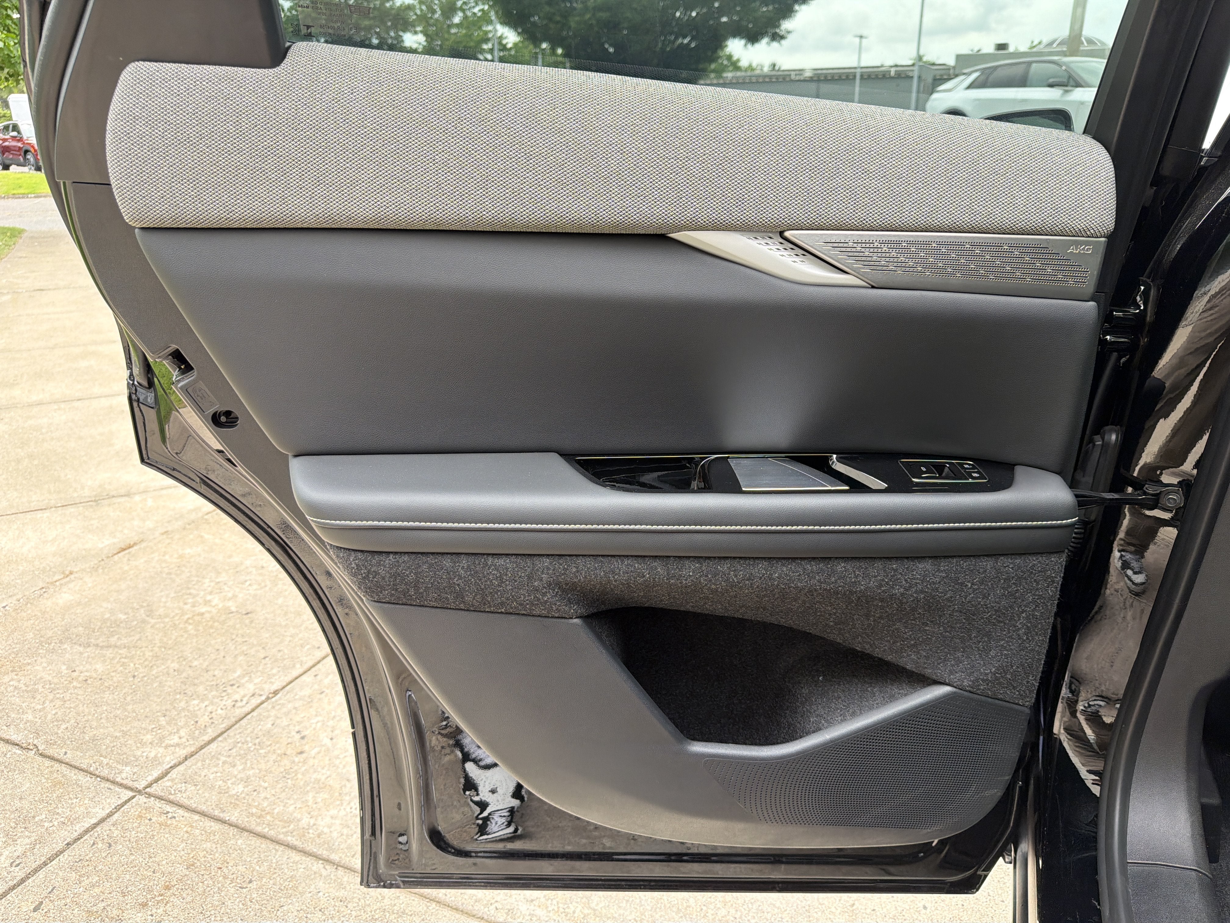 2025 Cadillac OPTIQ Luxury 2