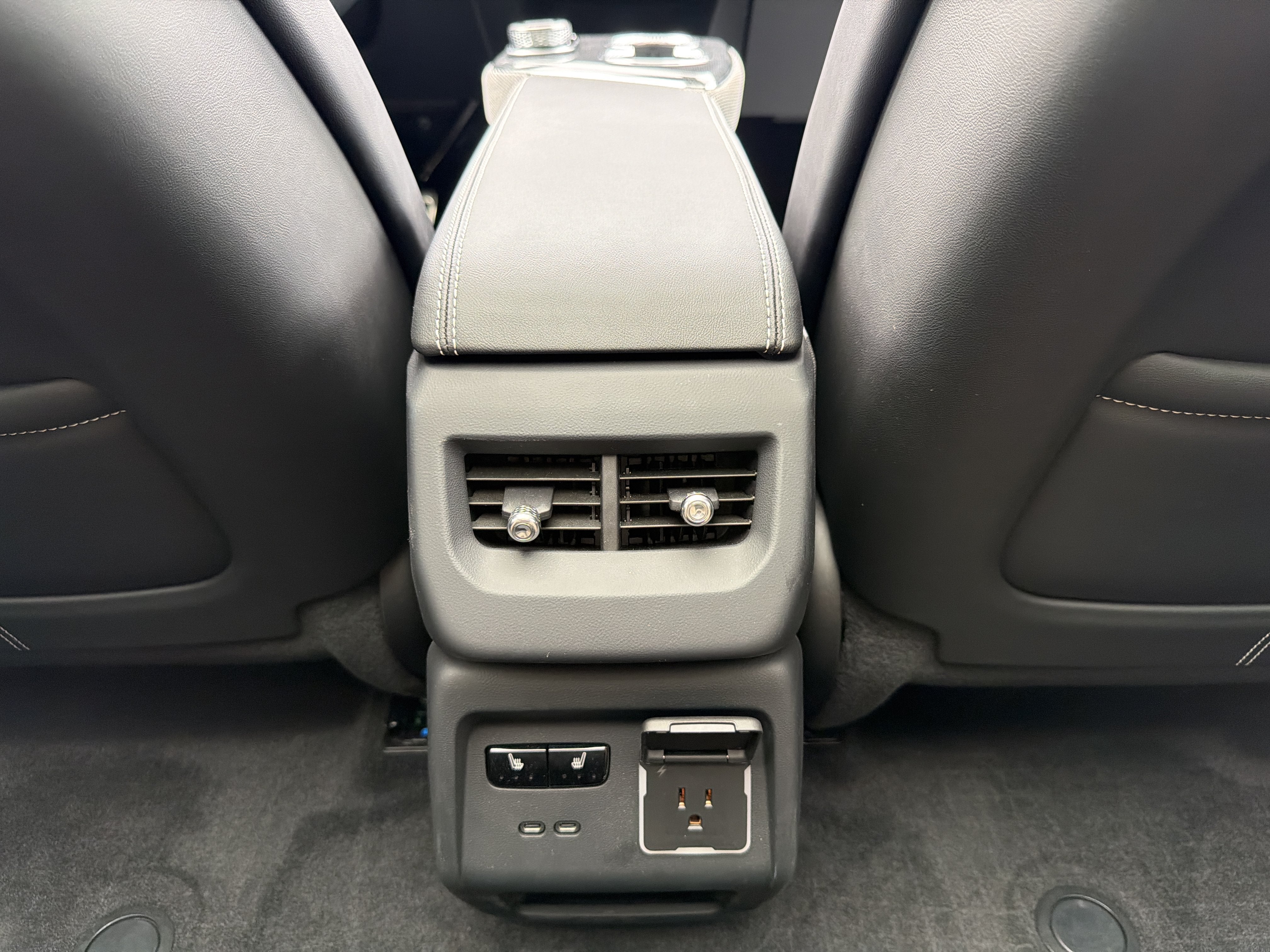 2025 Cadillac OPTIQ Luxury 2