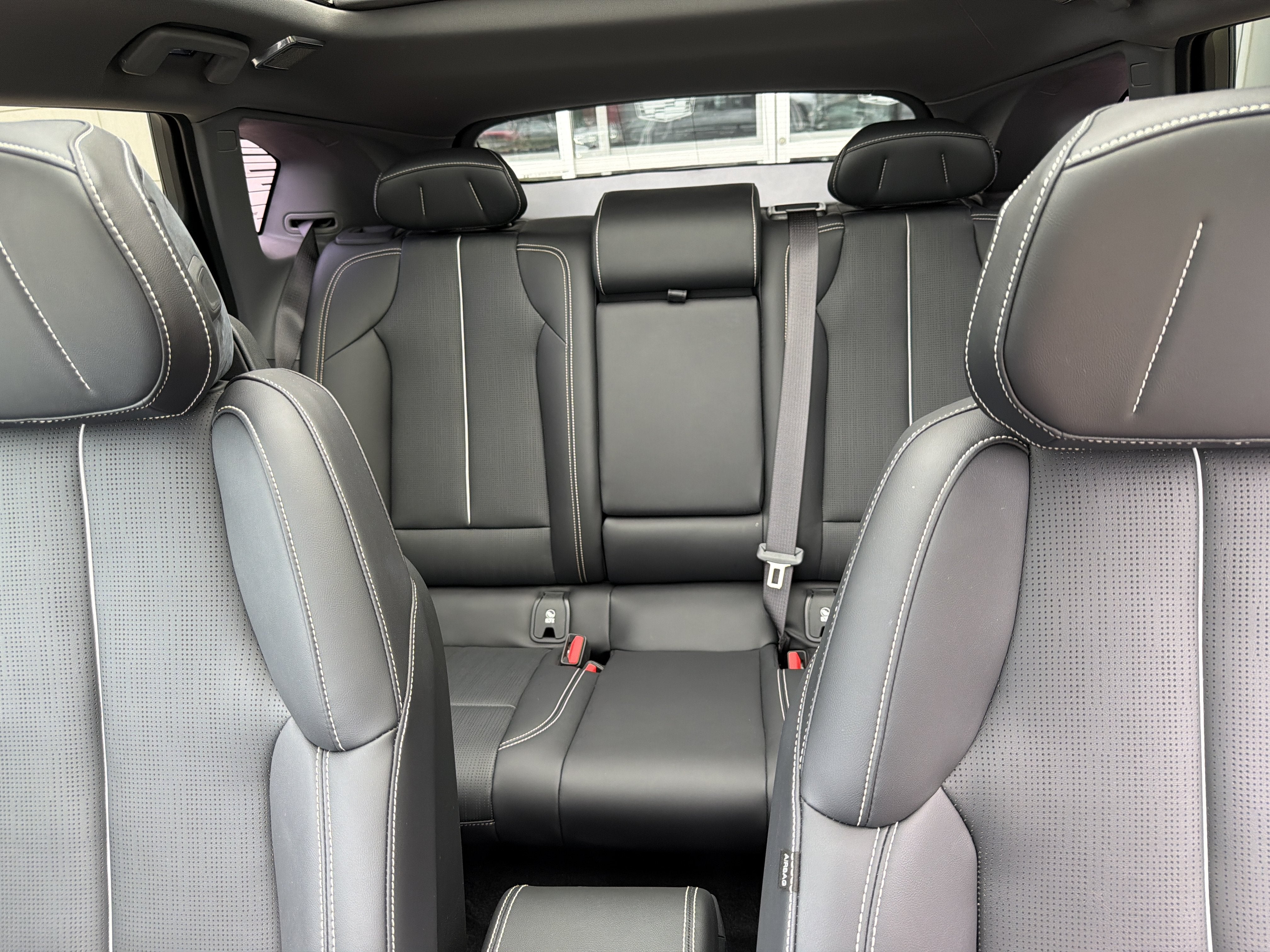 2025 Cadillac OPTIQ Luxury 2