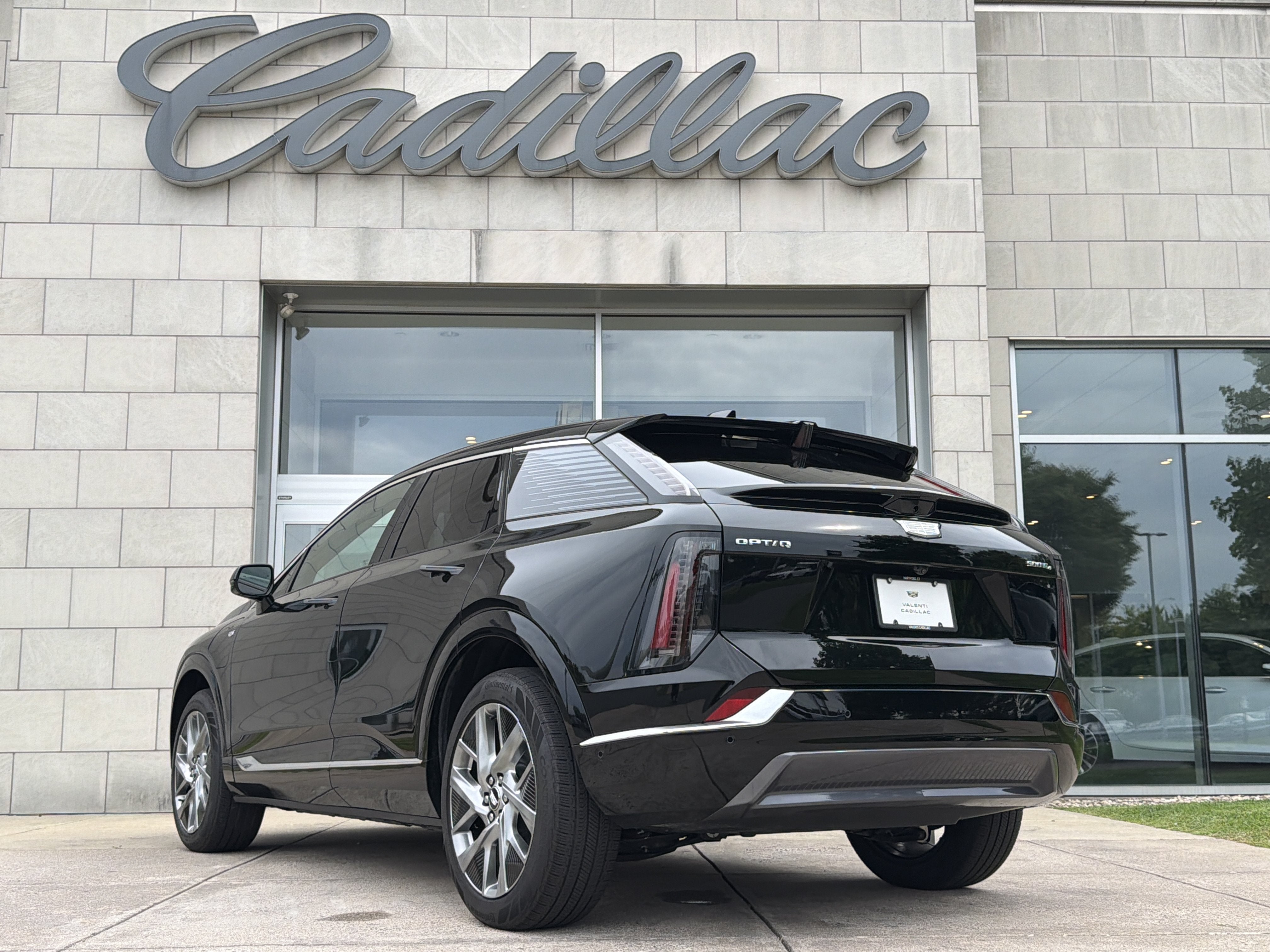 2025 Cadillac OPTIQ Luxury 2