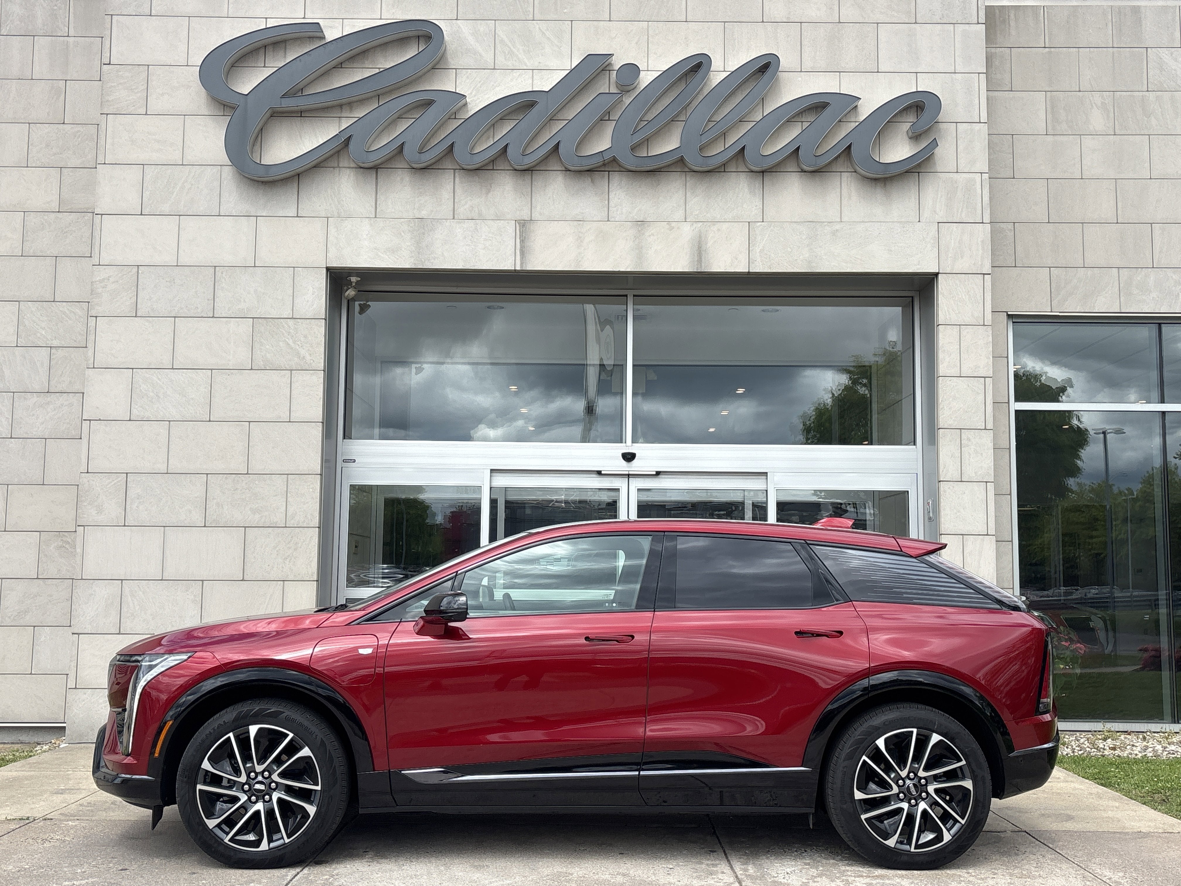 2025 Cadillac OPTIQ Sport 2