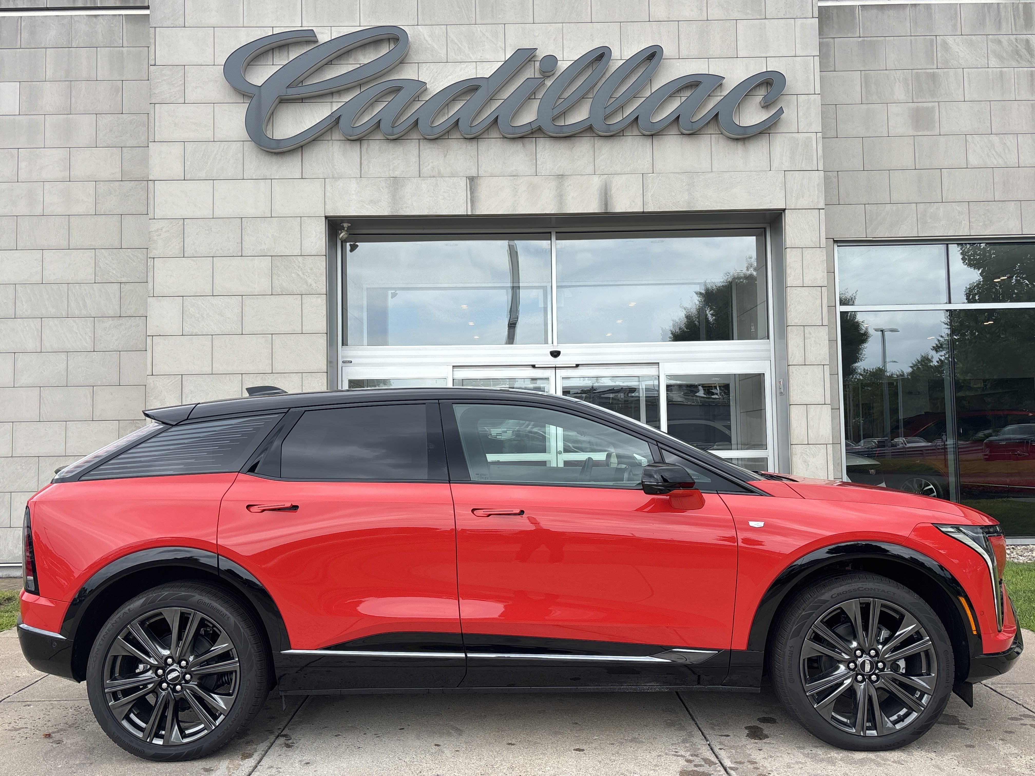 2025 Cadillac OPTIQ Sport 2