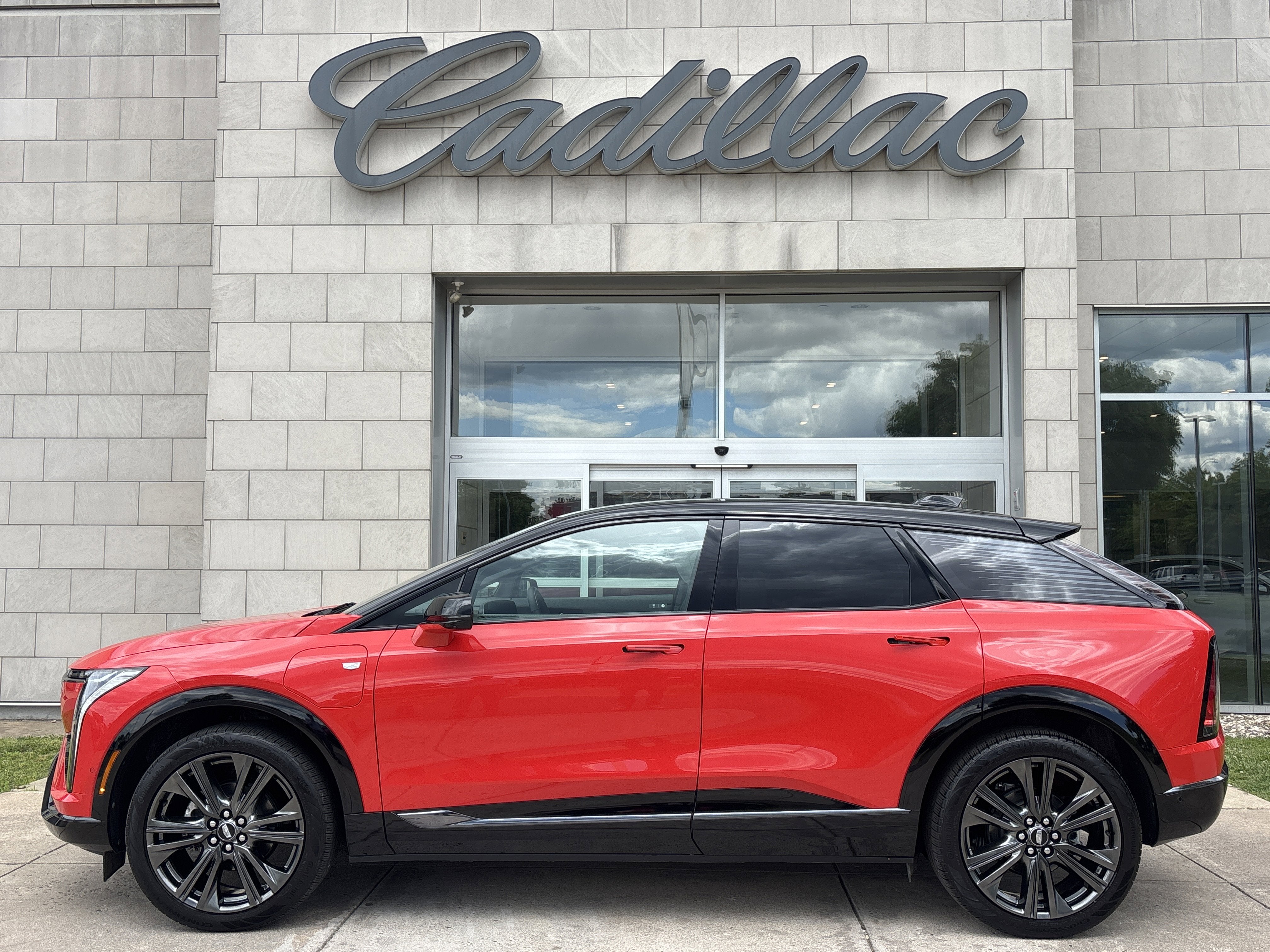 2025 Cadillac OPTIQ Sport 2