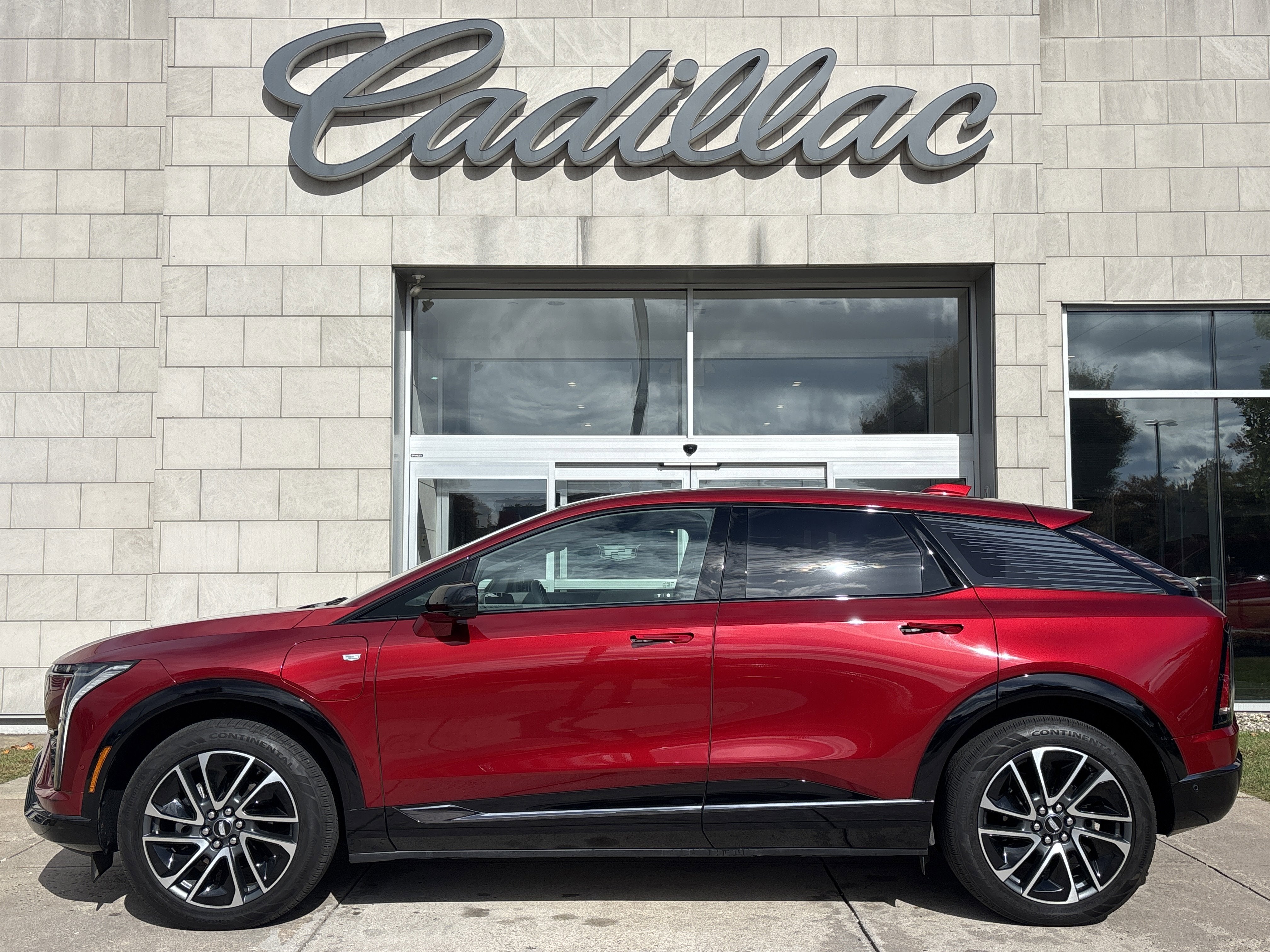 2025 Cadillac OPTIQ Sport 2