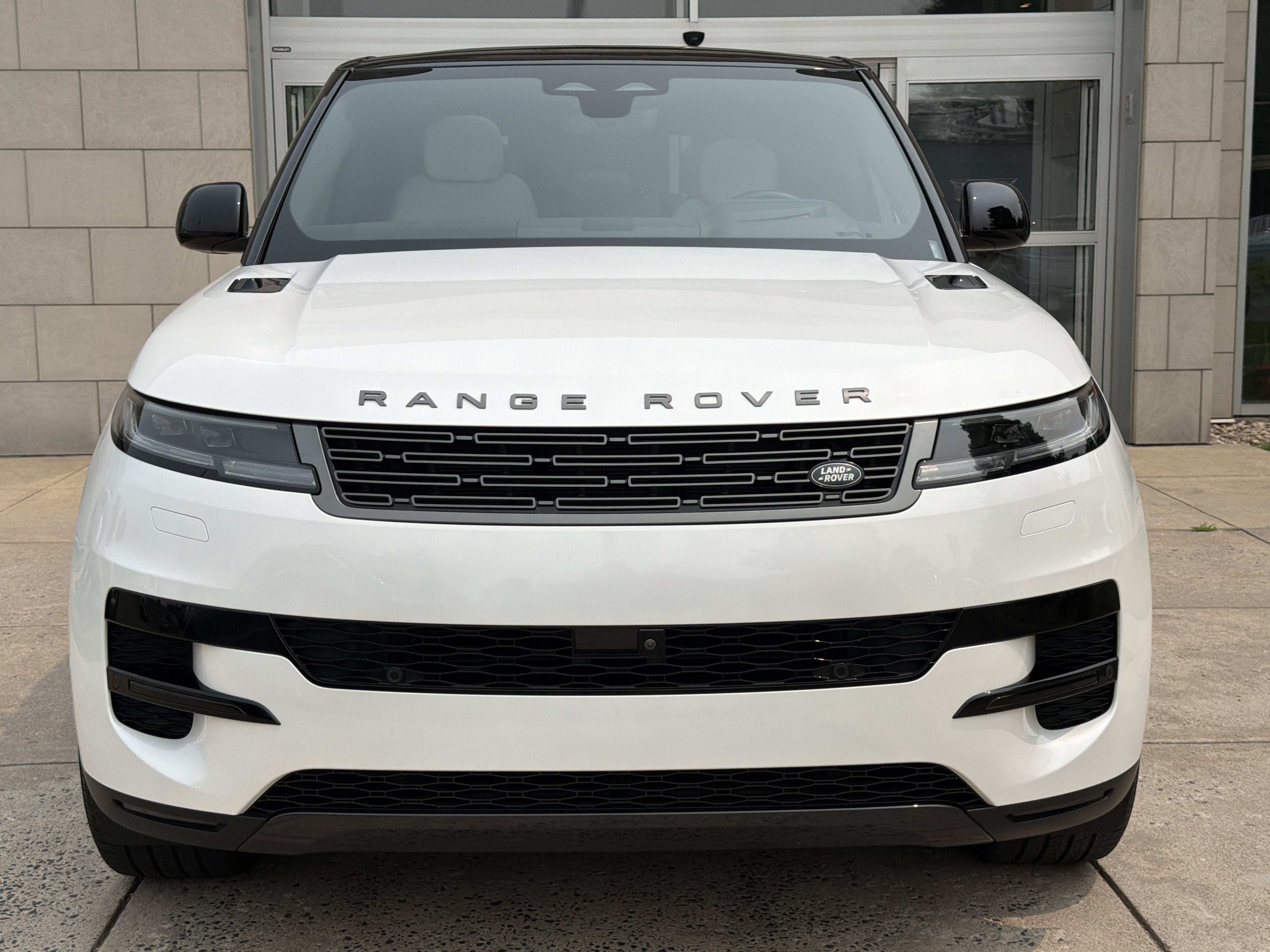 2025 Land Rover Range Rover Sport SE