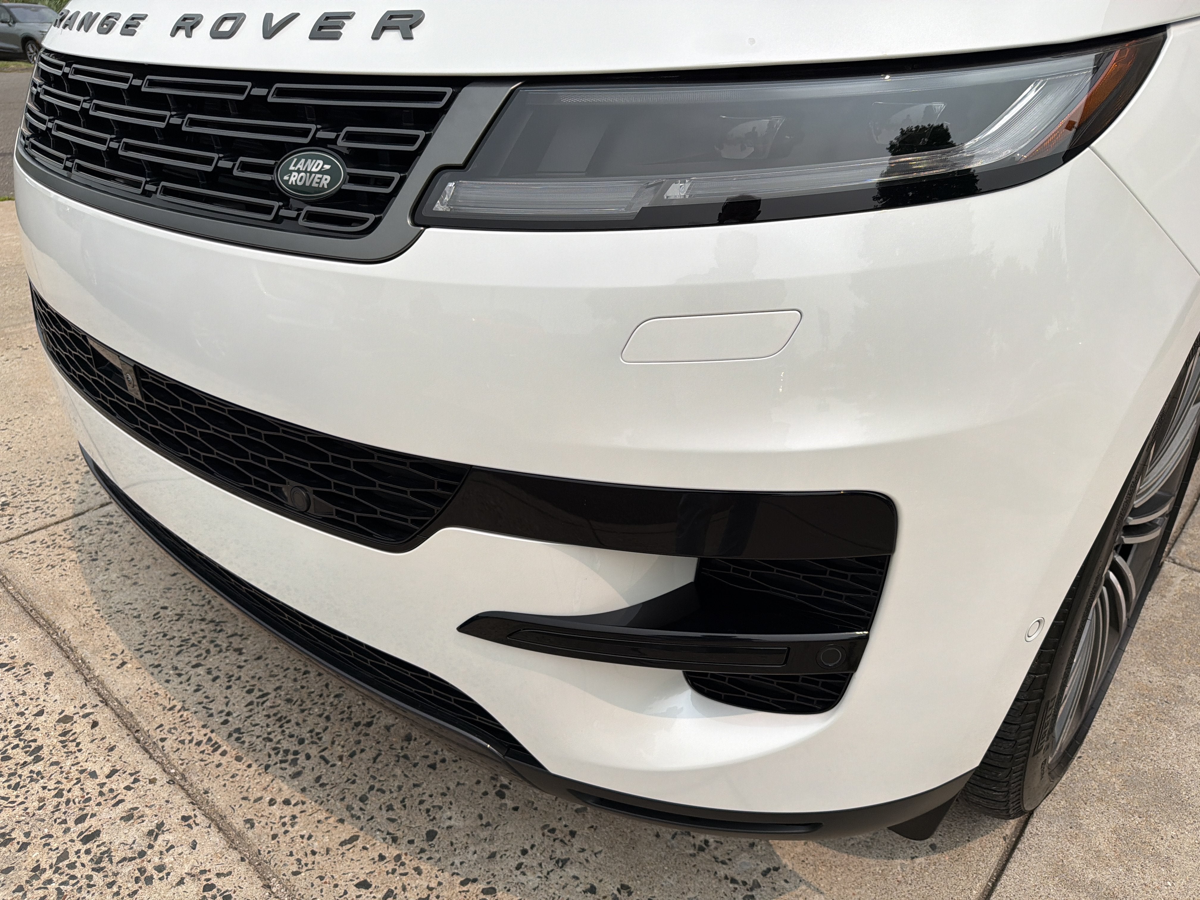 2025 Land Rover Range Rover Sport SE