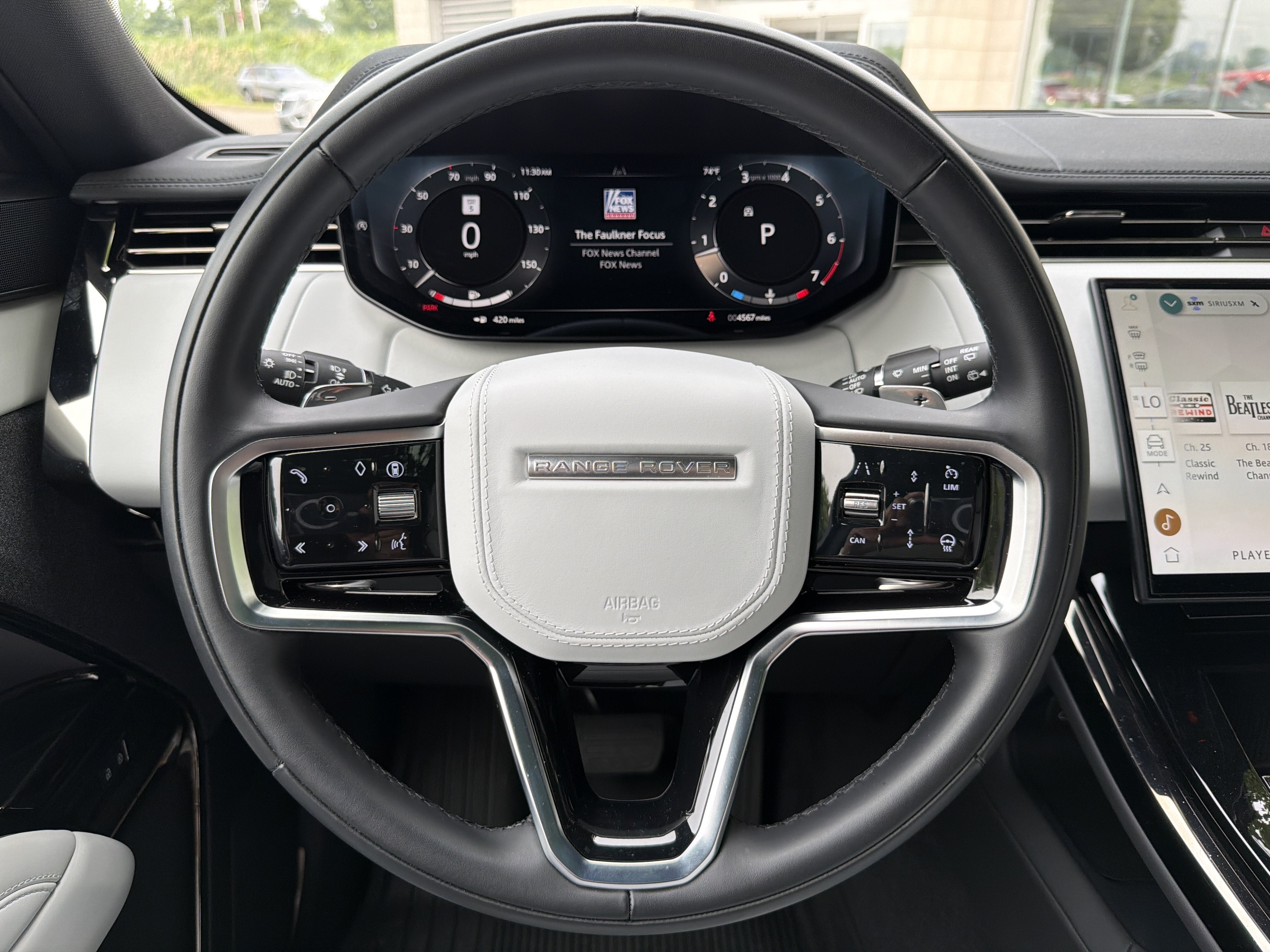 2025 Land Rover Range Rover Sport SE