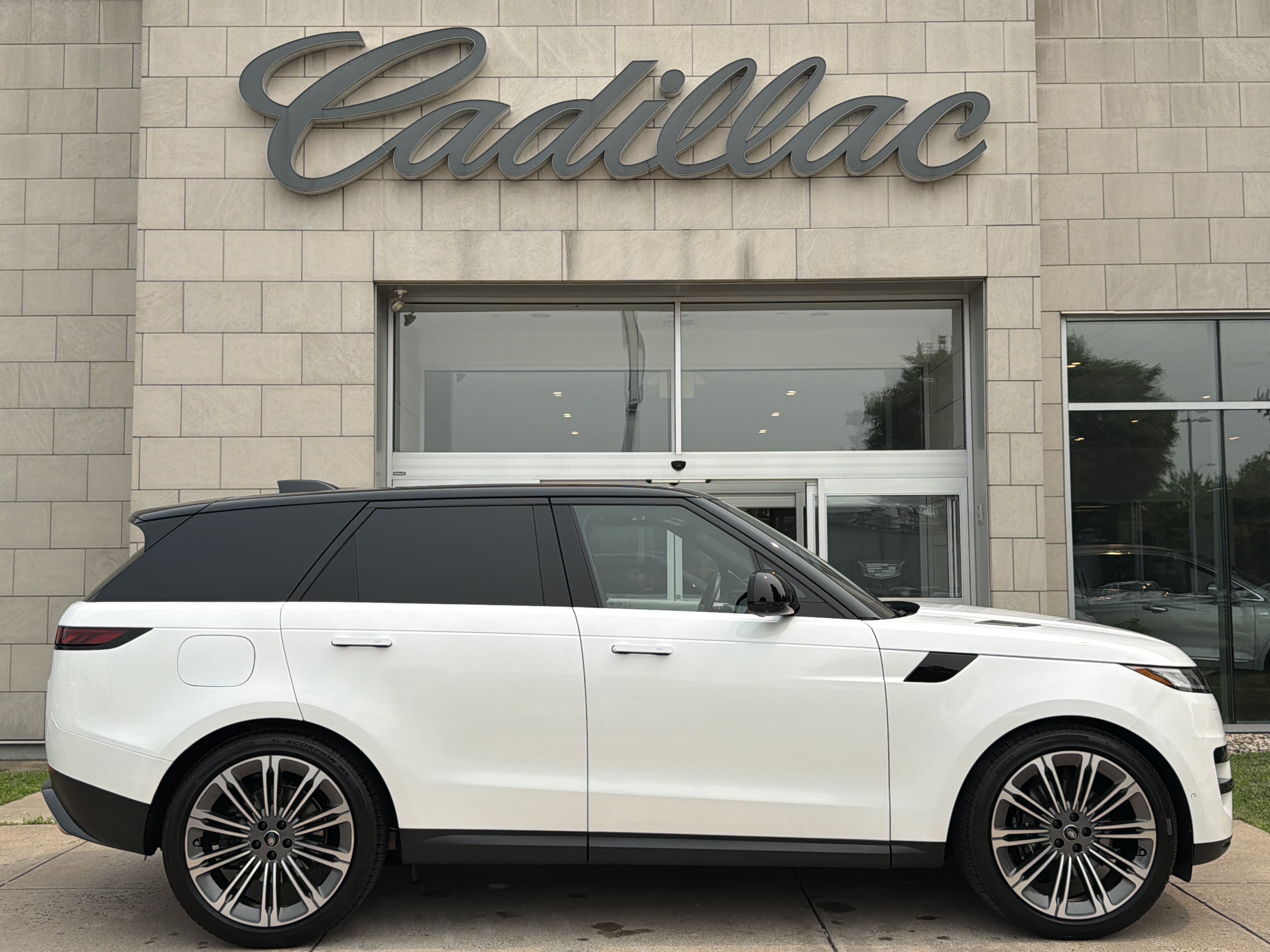 2025 Land Rover Range Rover Sport SE