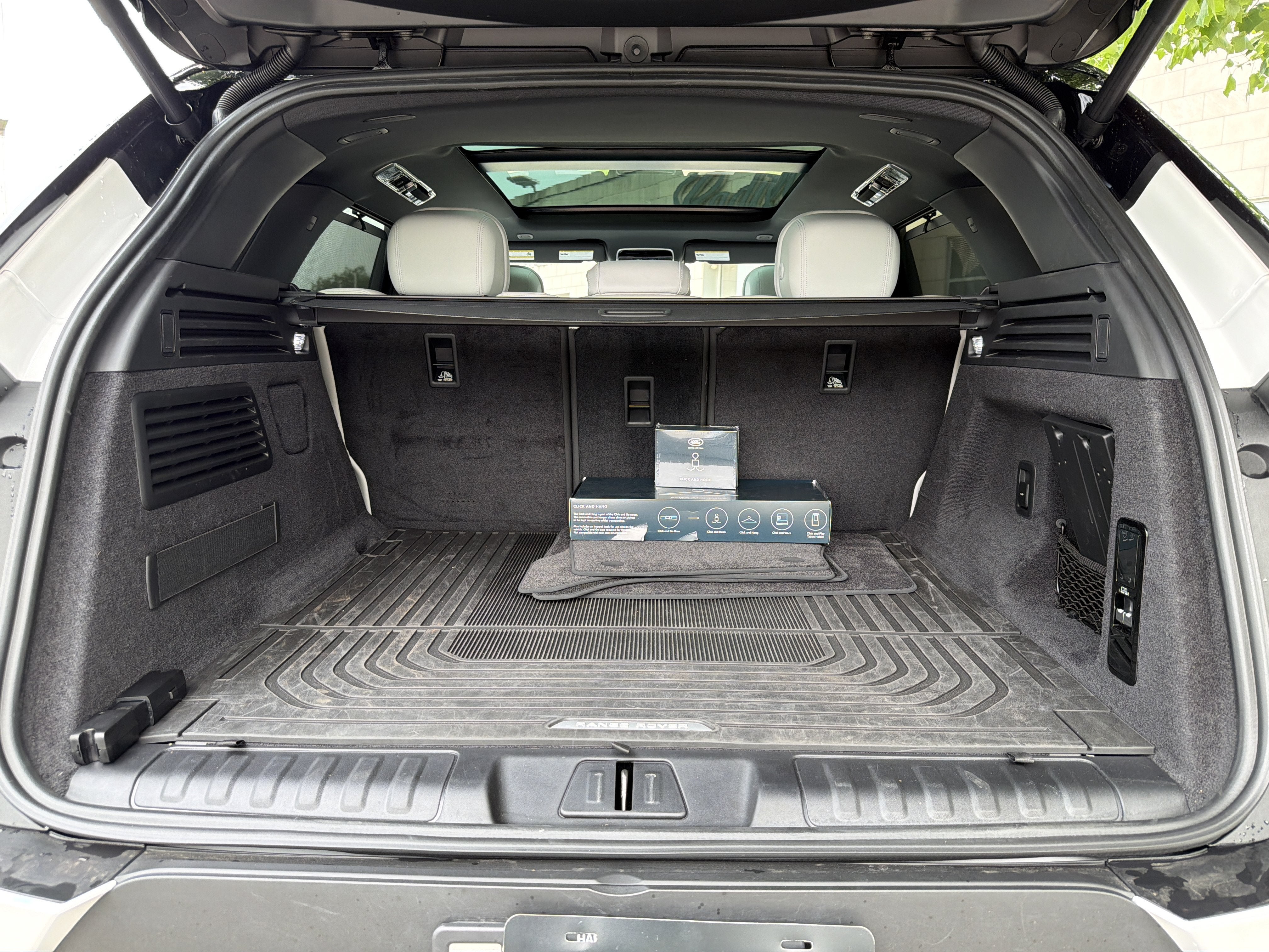 2025 Land Rover Range Rover Sport SE