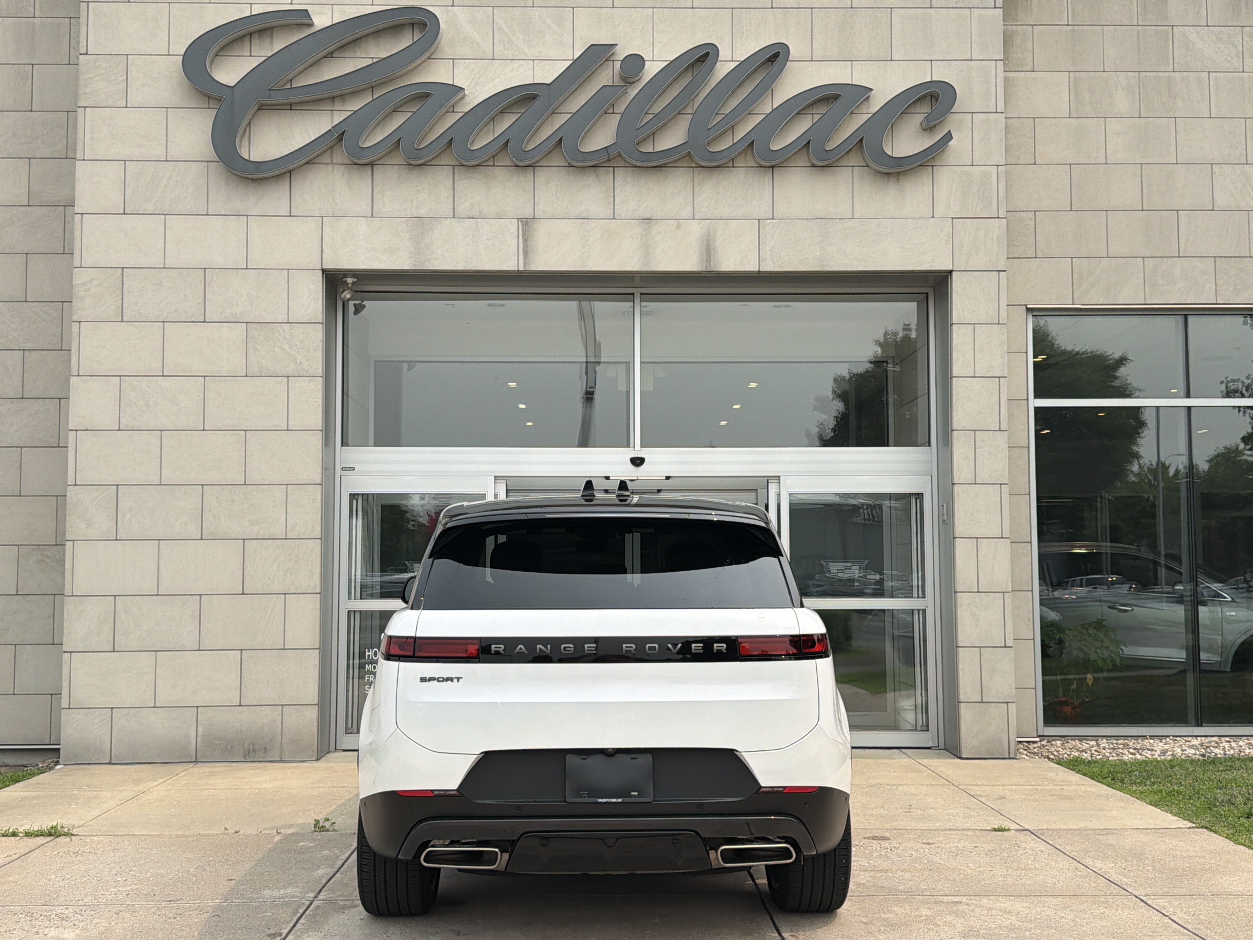 2025 Land Rover Range Rover Sport SE