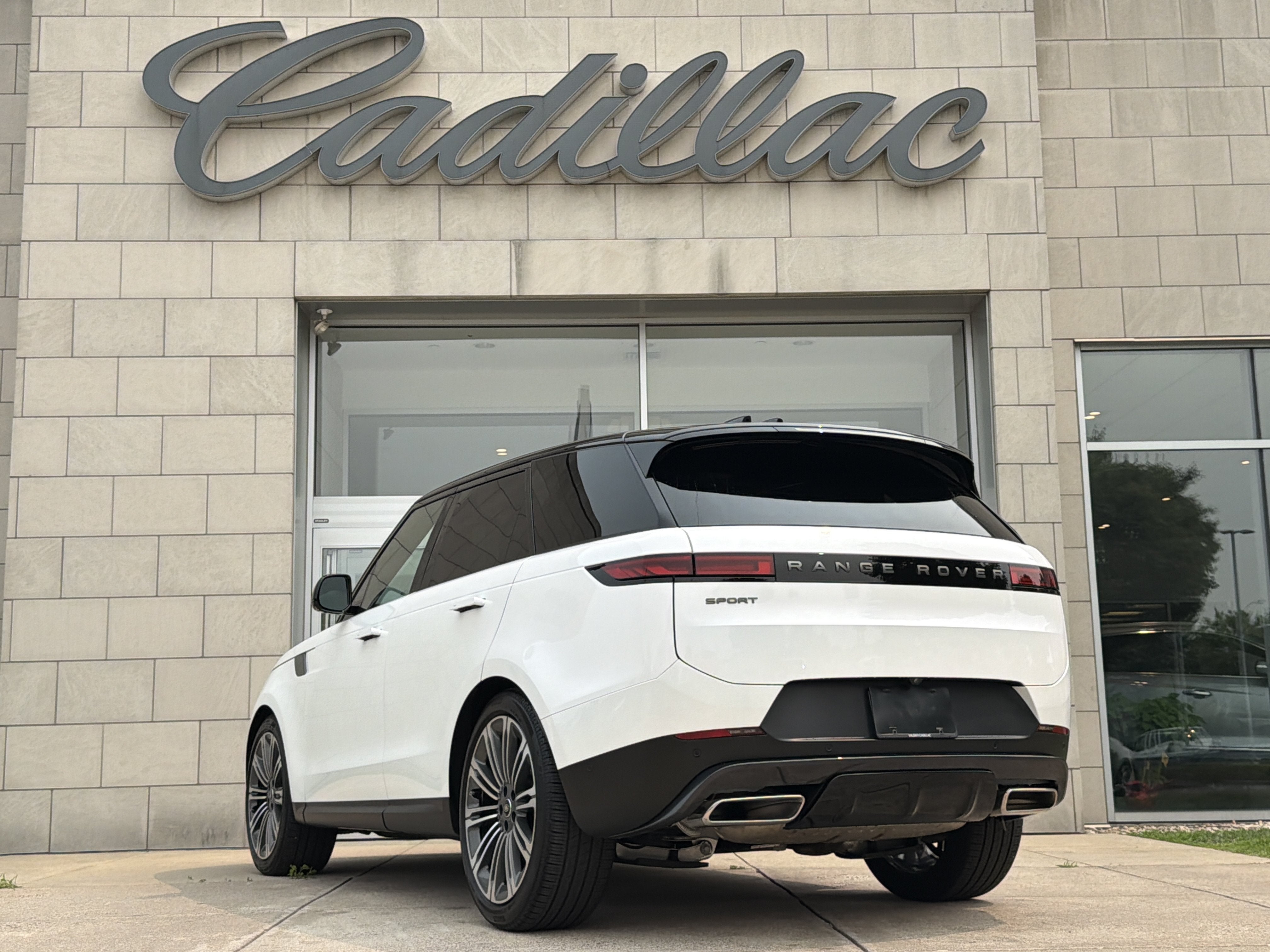 2025 Land Rover Range Rover Sport SE